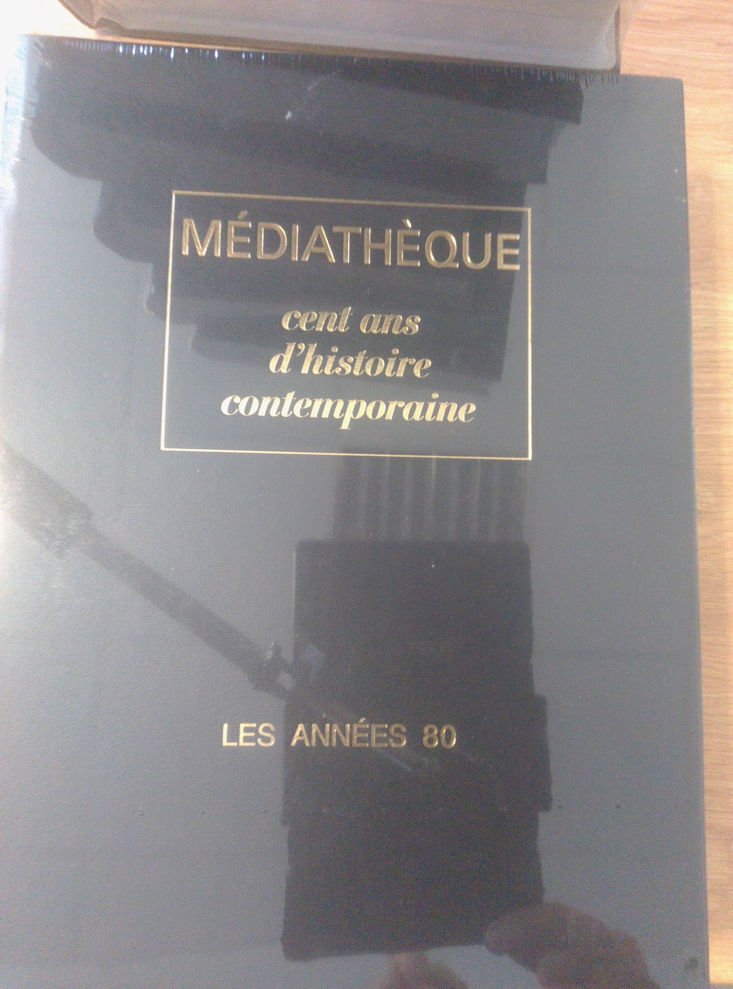 Médiathèque cent ans d'histoire contemporaine en 10 volumes - Photo 8