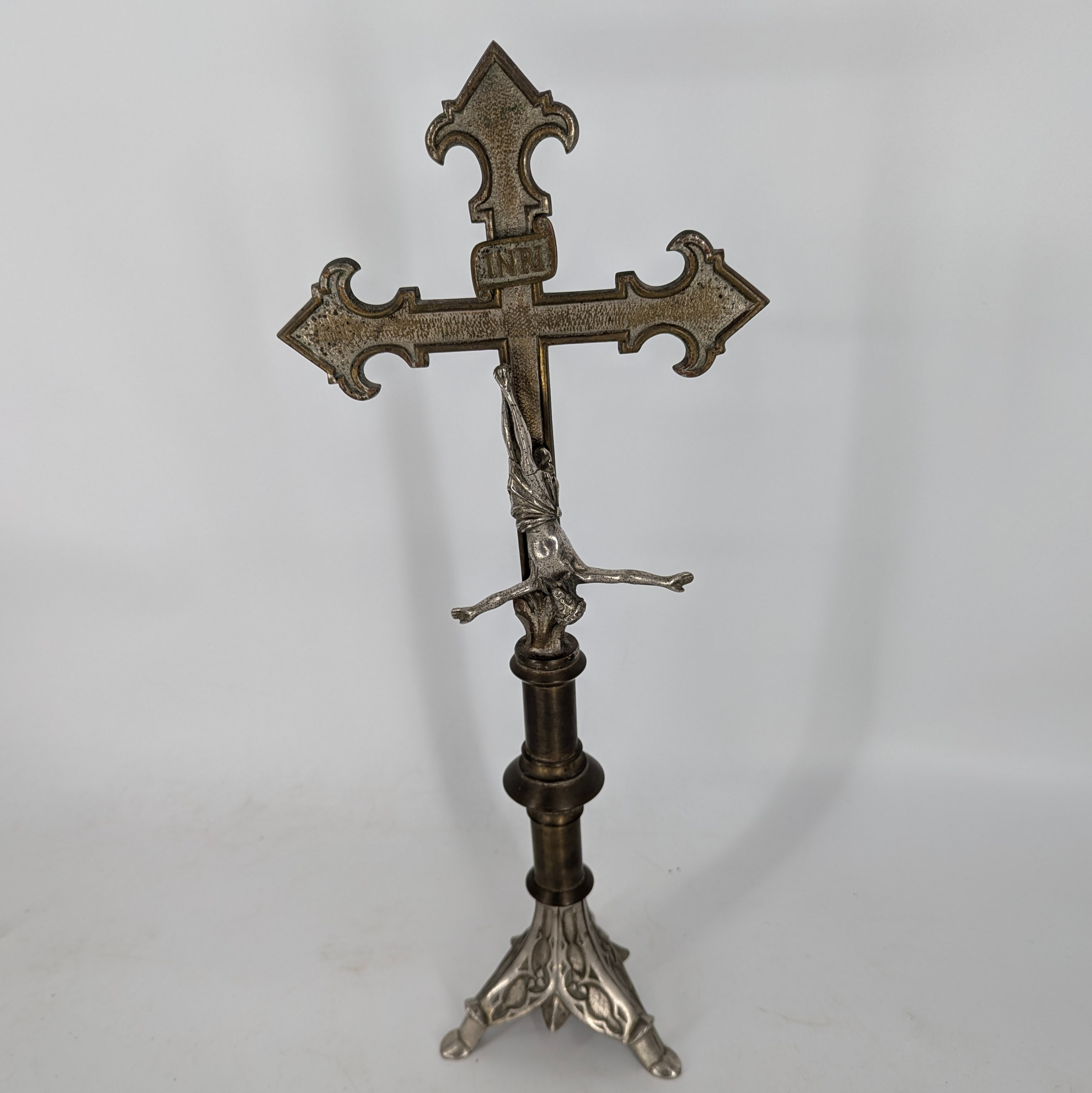 Croix d'autel - crucifix sur pied - laiton et régule - 47cm de haut - Photo 2