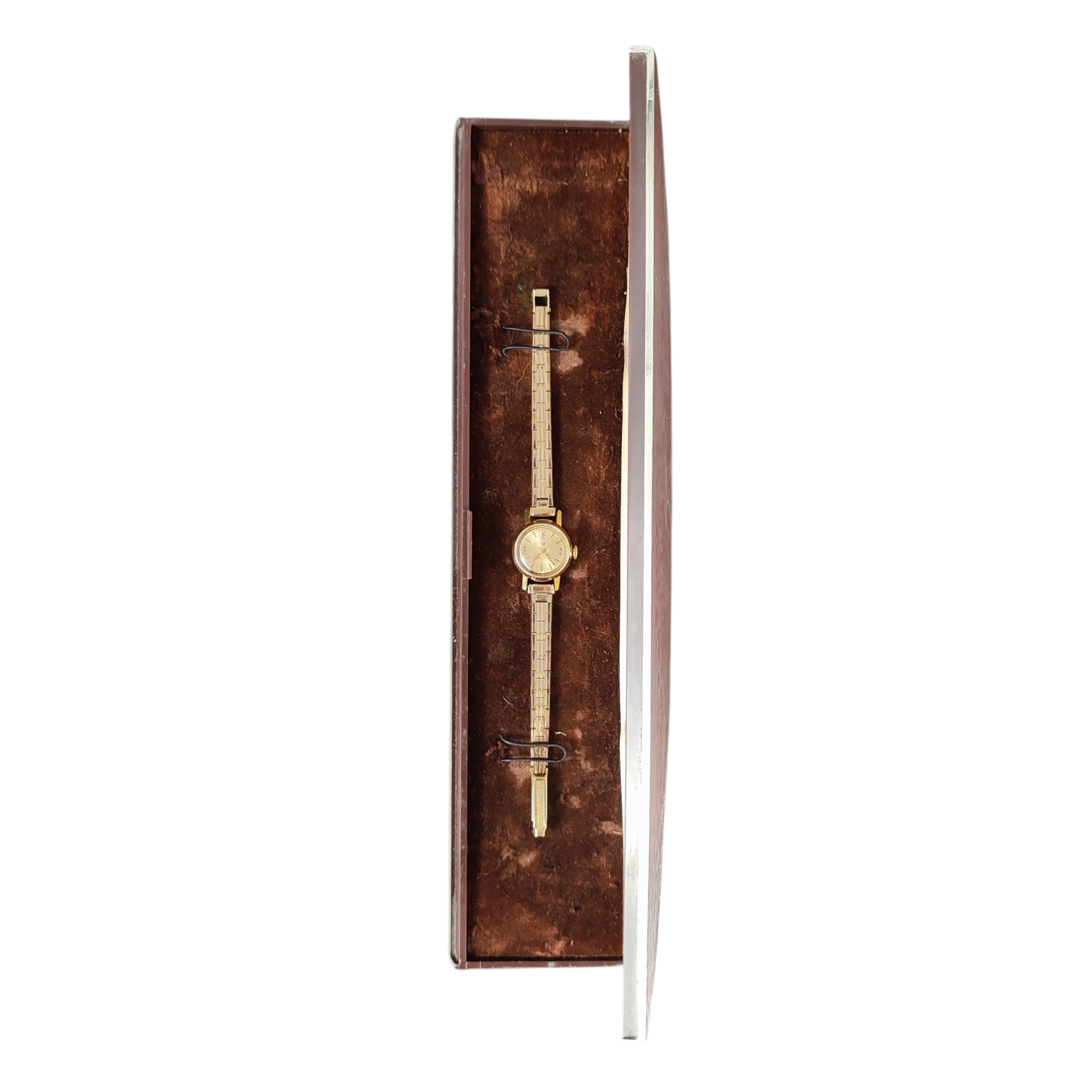 Acheter Ancienne montre LIP plaquée or numérotée et mécanique pour femme État correct - 39,00 € Ancienne montre LIP plaquée or numérotée et mécanique pour femme État correct - reconditionné disponible sur Label Emmaüs