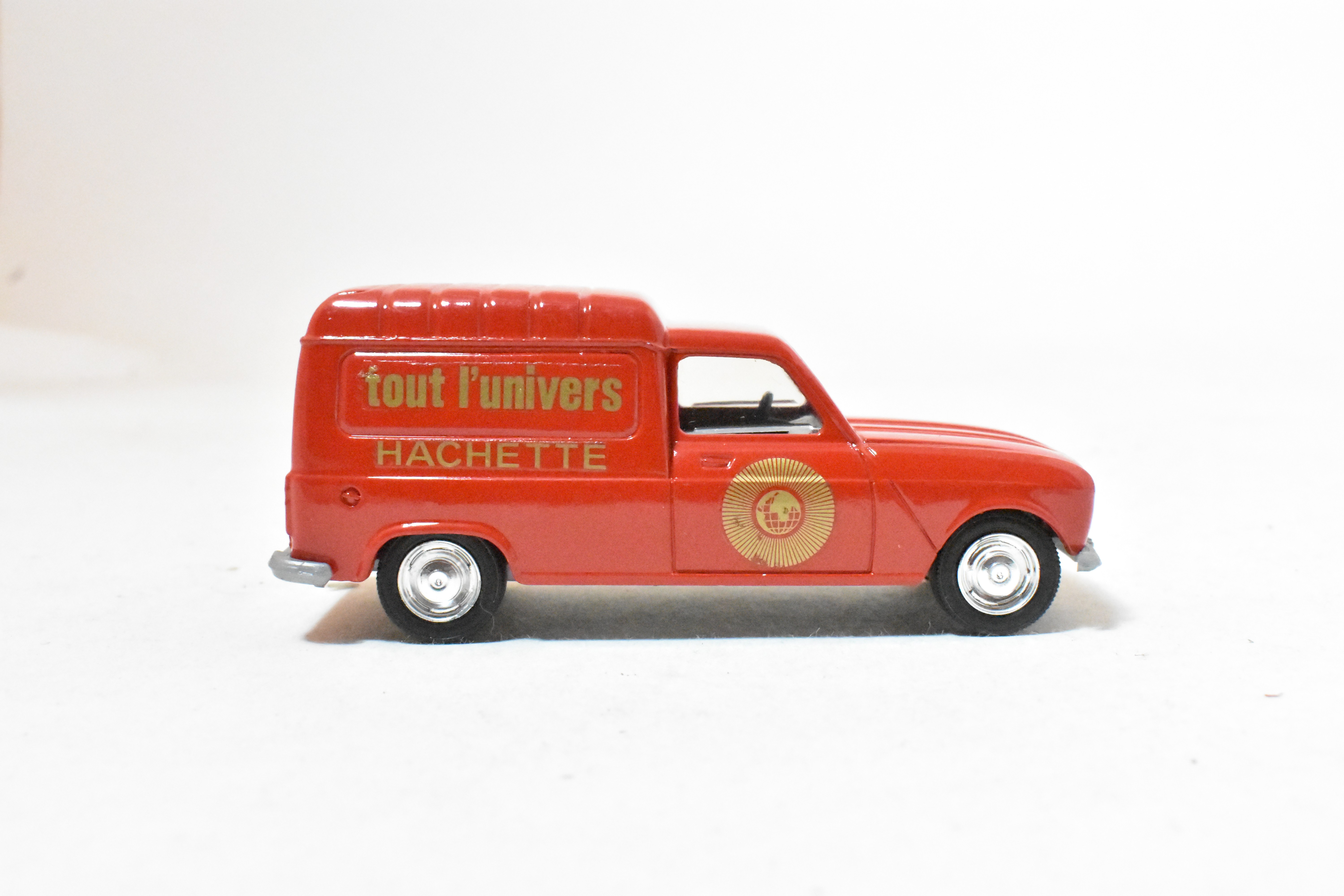 Solido made in france 9 renault 4 fourgonnette 1/43 N°1213 Très bon état - Vue 3 - 