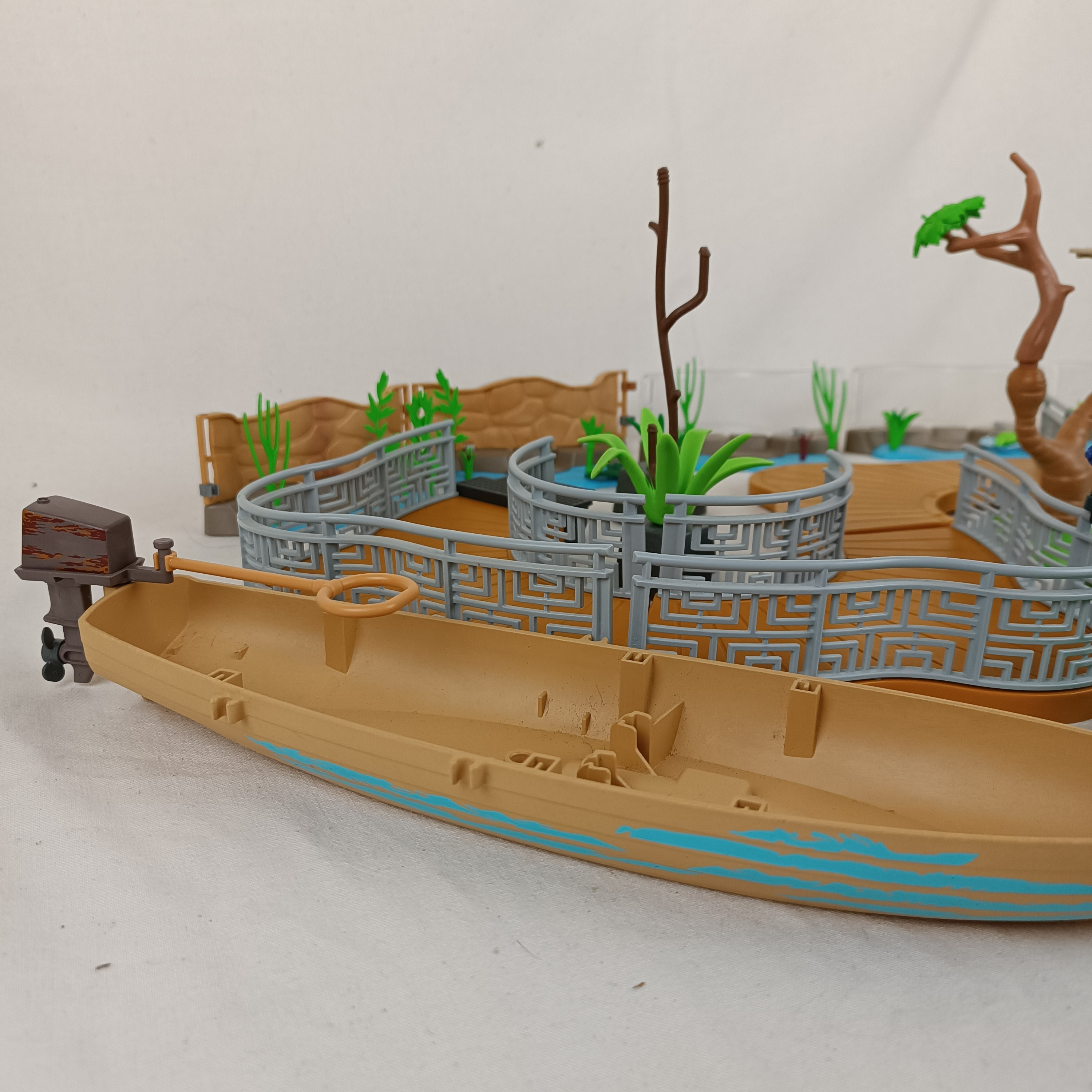 Ensemble Playmobil Zoo, Parc animalier et autres extensions : 175 animaux, 24 personnages Bon état - Vue 25 - 