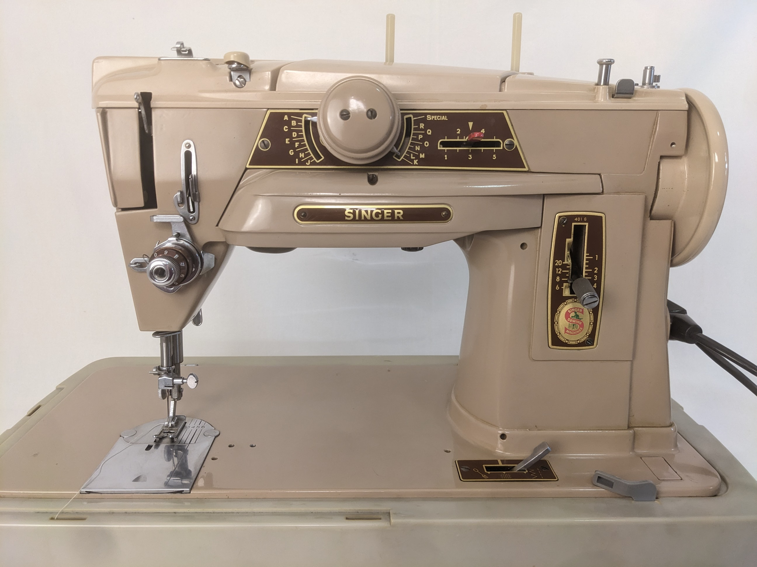 Voir photo 5 de Machine à coudre SINGER 401G Machine à coudre SINGER 401G - Vue 5 -