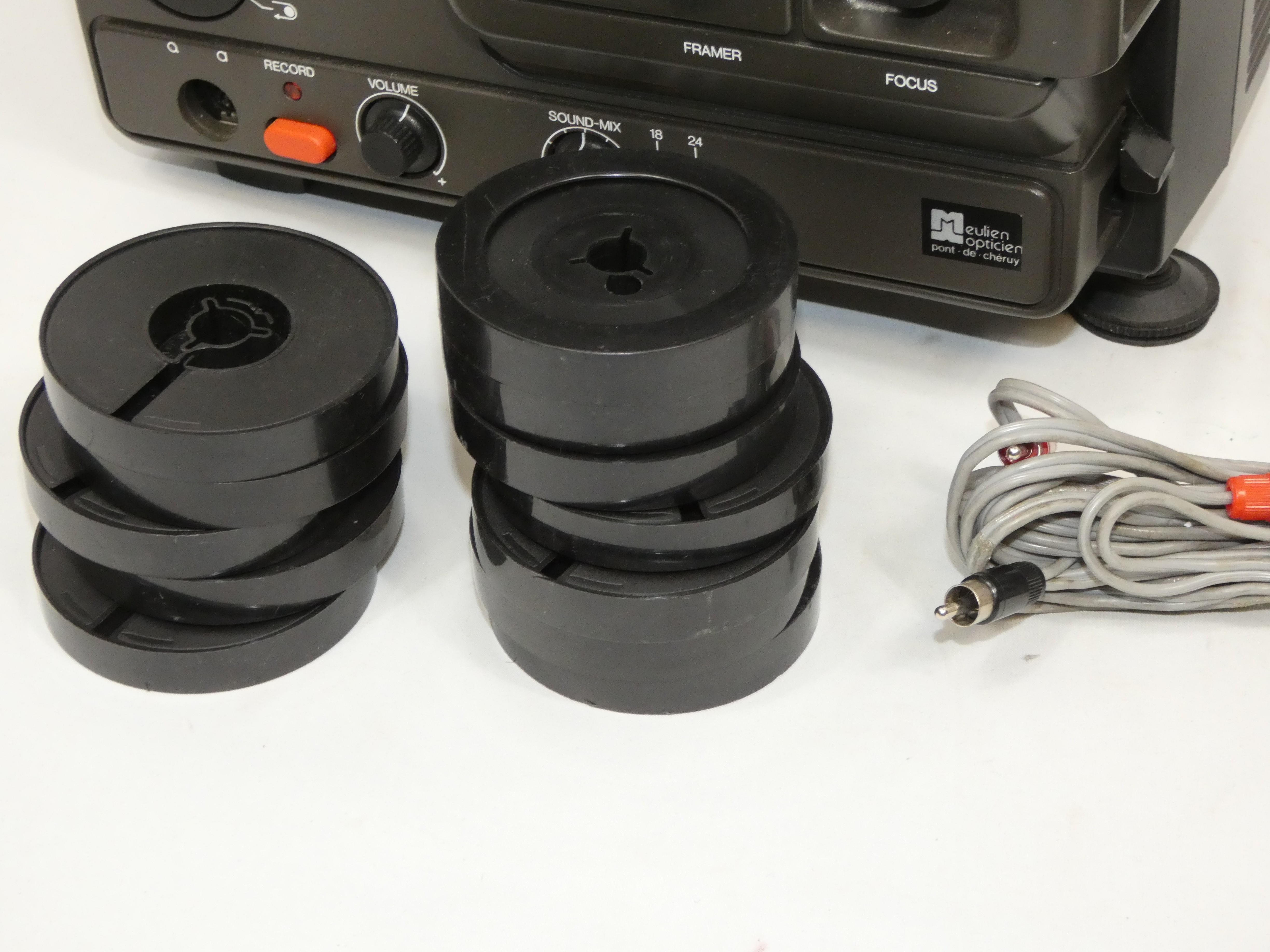 Projecteur pour film super 8 BAUER T240 Sound - Très bon état - Photo 5