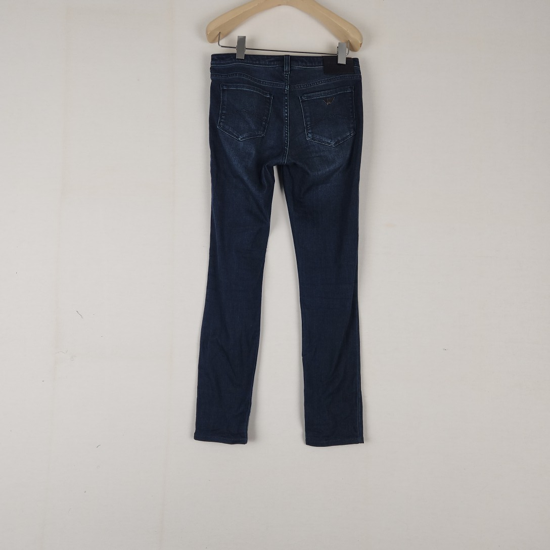 Voir photo 3 de Emporio Armani - Jeans bleu en coton - Taille 36/38 (estimé) longueur 94 cm Emporio Armani - Jeans bleu en coton - Taille 36/38 (estimé) longueur 94 cm - Vue 3 -