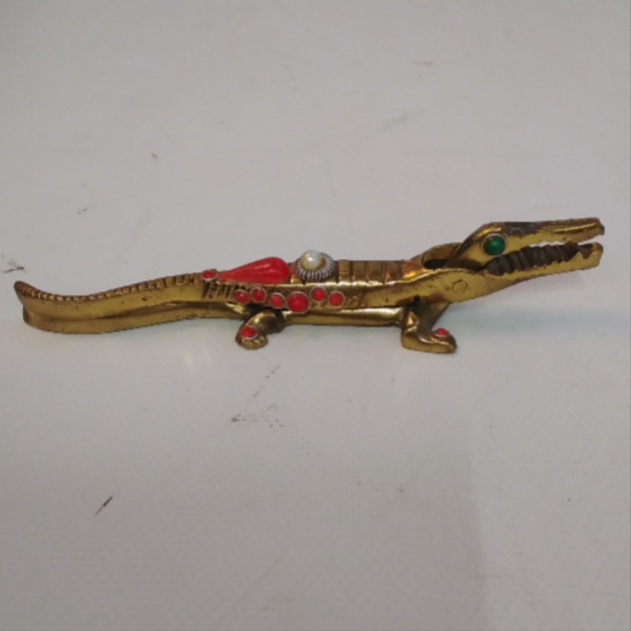 Casse-noisettes crocodile en bronze État correct - Vue 3 - 