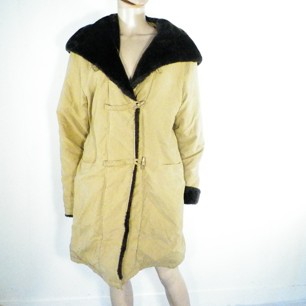Manteau Femme Beige R Taille 44. Bon état -  reconditionné disponible sur Label Emmaüs