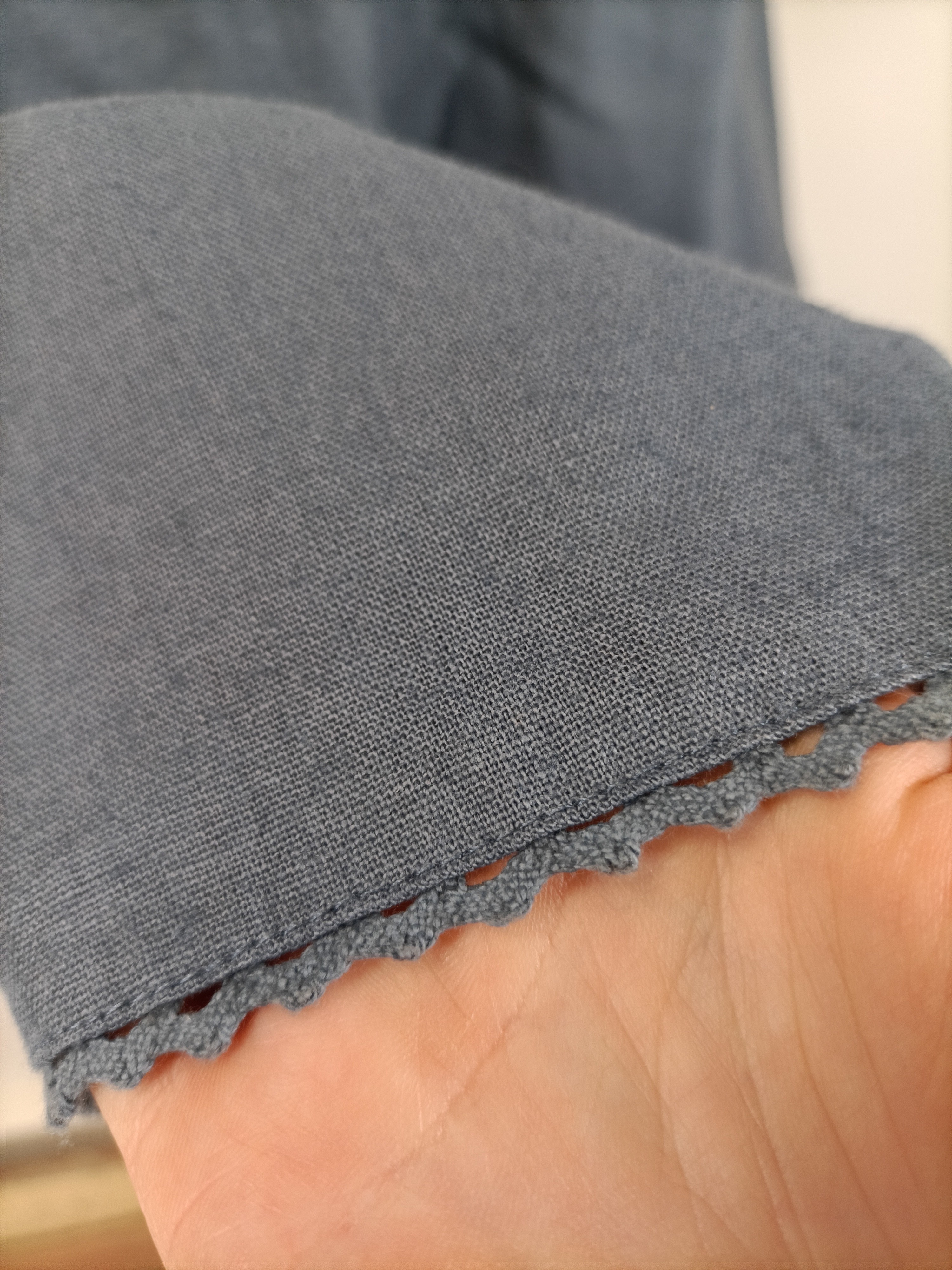 Robe grise sans manches maille légère détail brodé coupe fluide Taille L - 40 Comme neuf - Vue 7 - 