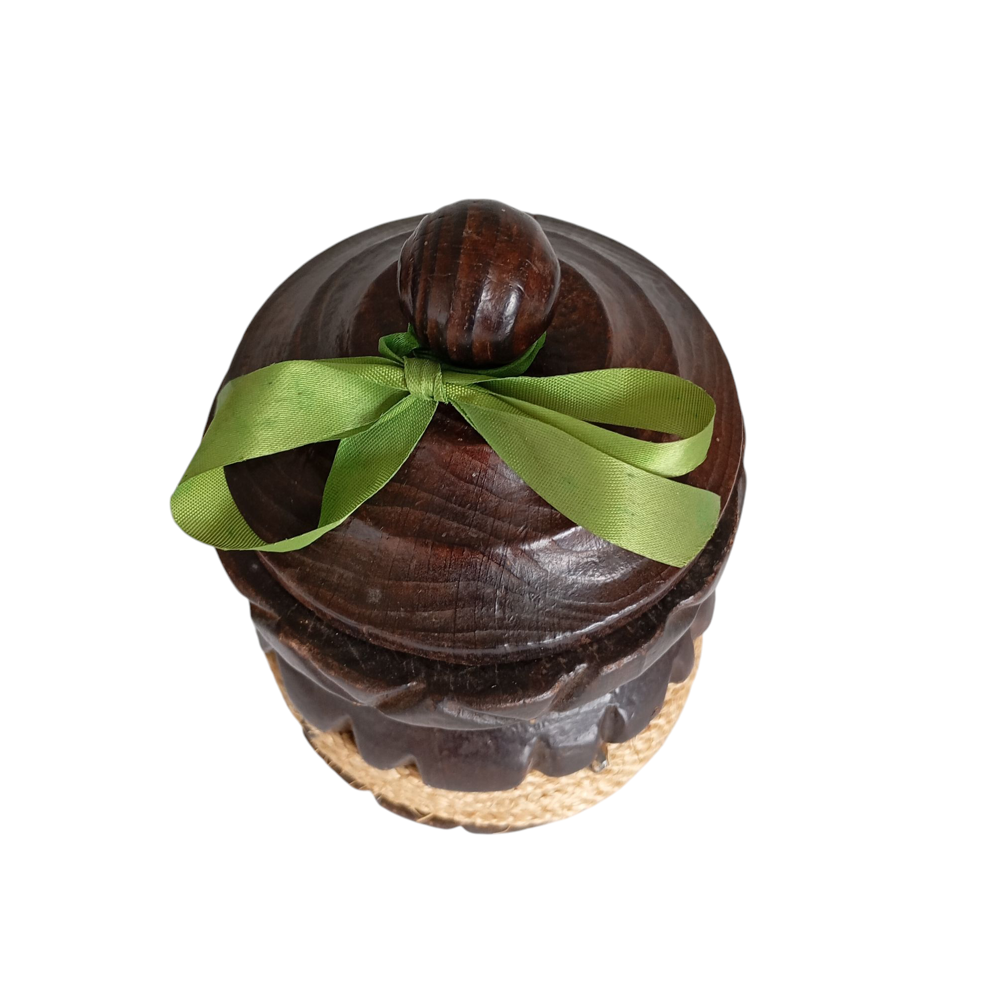 Pot en bois sculpté 