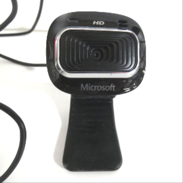 Voir photo 3 de WebCam LifeCam HD - 3000 Microsoft (boite d'origine) WebCam LifeCam HD - 3000 Microsoft (boite d'origine) Très bon état - Vue 3 -
