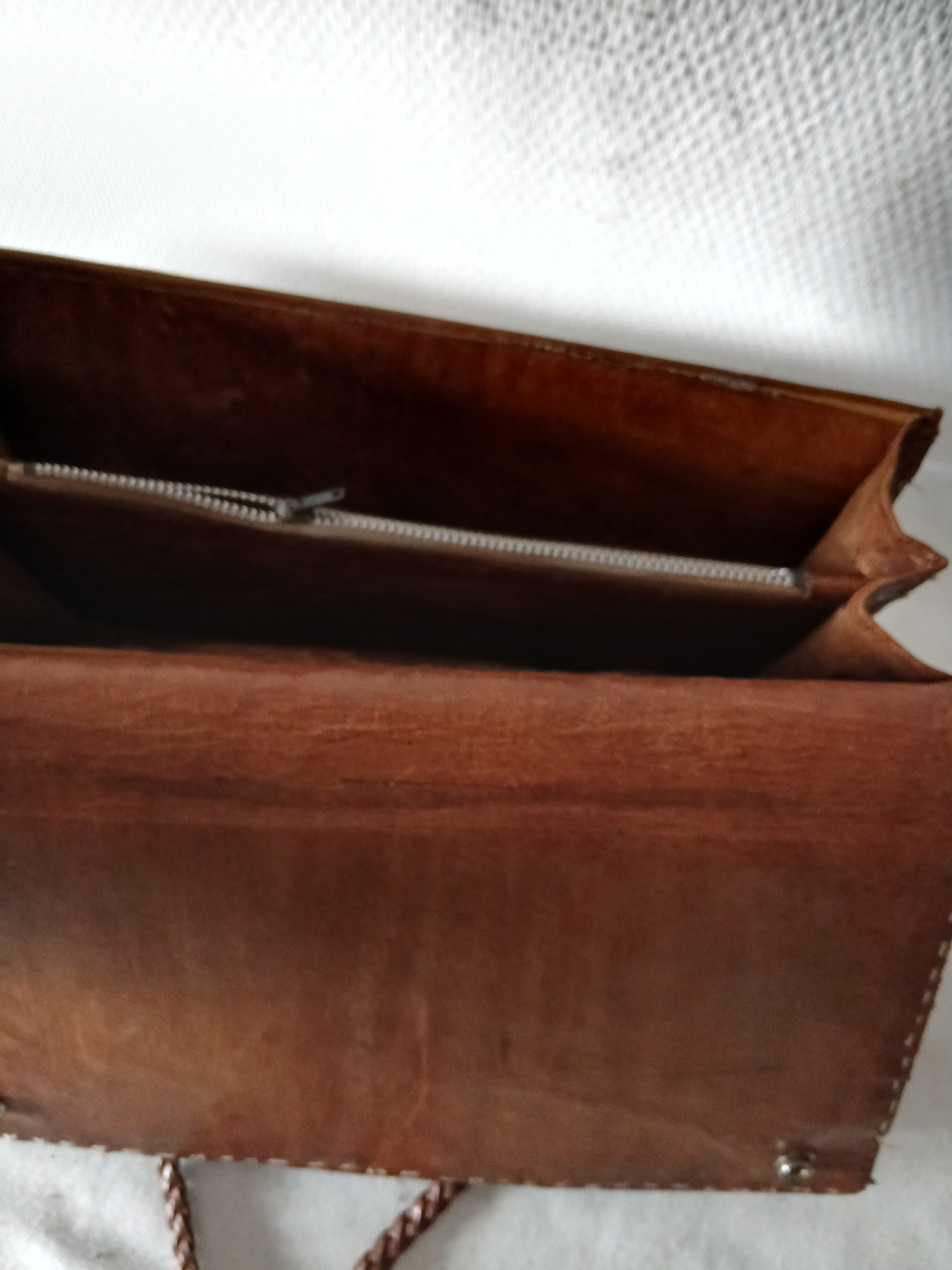 Sac à main vintage à soufflets en cuir et peau de serpent Bon état - Vue 9 - 
