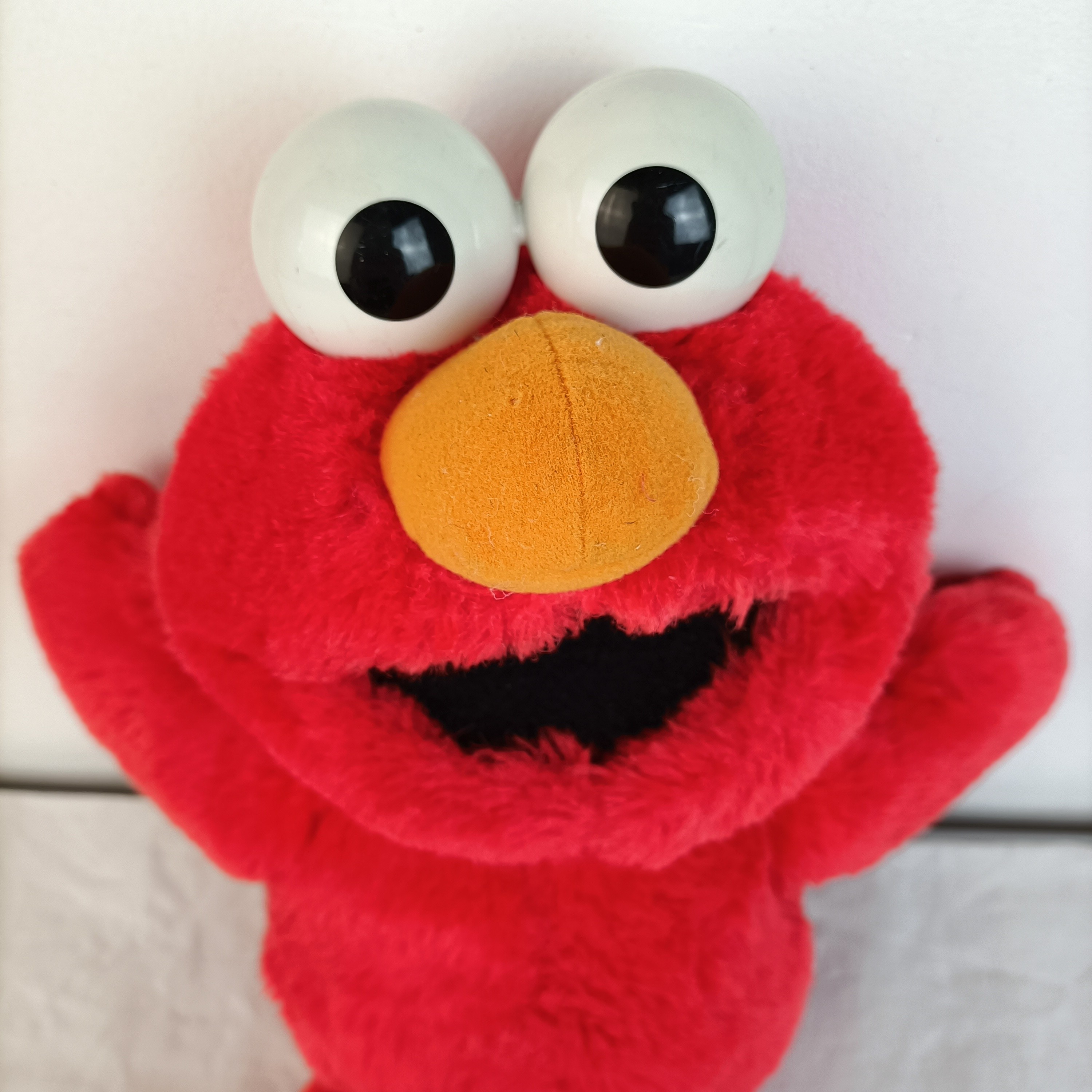 Peluche parlante Elmo "Chatouille -moi!" TYCO 1996 - Bon état - Photo 2