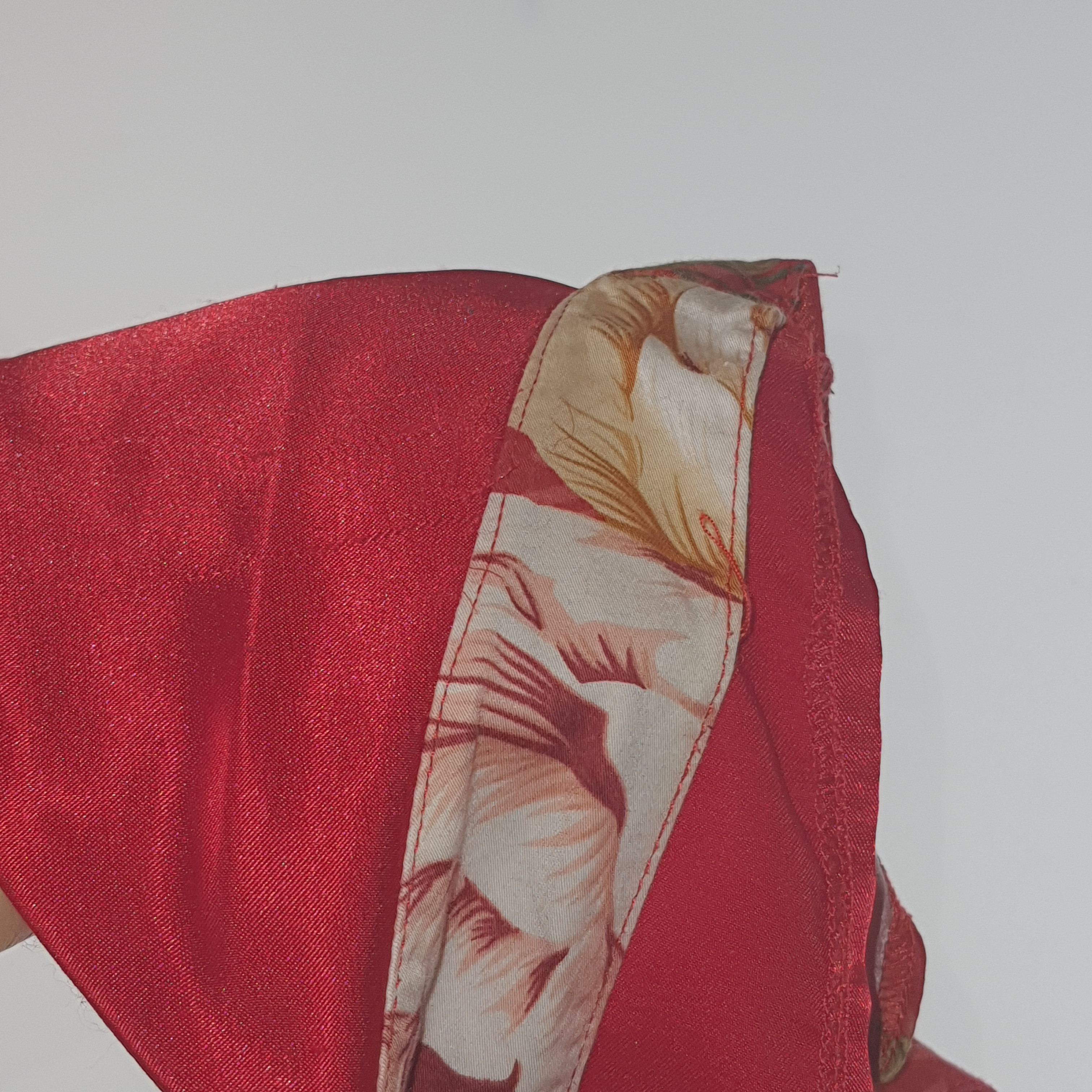 Voir photo 6 de Robe rouge sans manche - Tang Dynasty - 34/36 estimé Robe rouge sans manche - Tang Dynasty - 34/36 estimé État correct - Vue 6 -