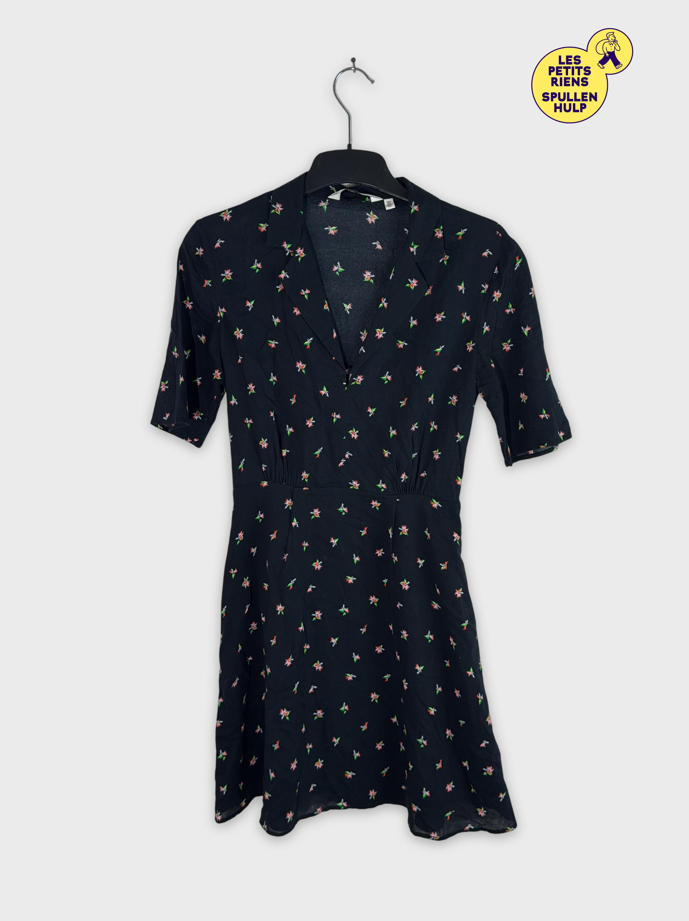 Acheter Robe Noire Fleurie & Other Stories S 🌸 - 25,00 € Robe Noire Fleurie & Other Stories S 🌸 - reconditionné disponible sur Label Emmaüs