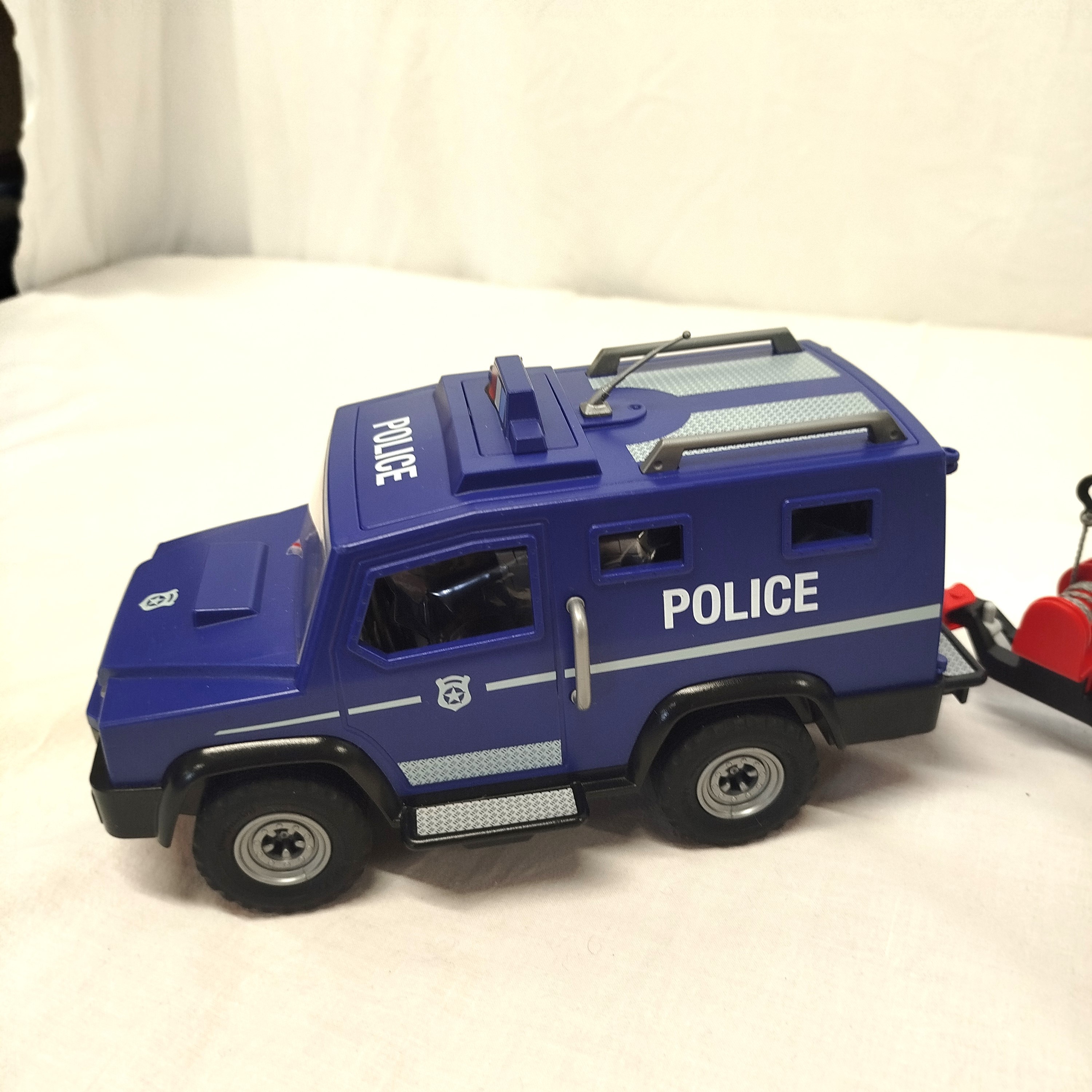 Voir photo 2 de Playmobil 5187 fourgon bateau de police Playmobil 5187 fourgon bateau de police Bon état - Vue 2 -