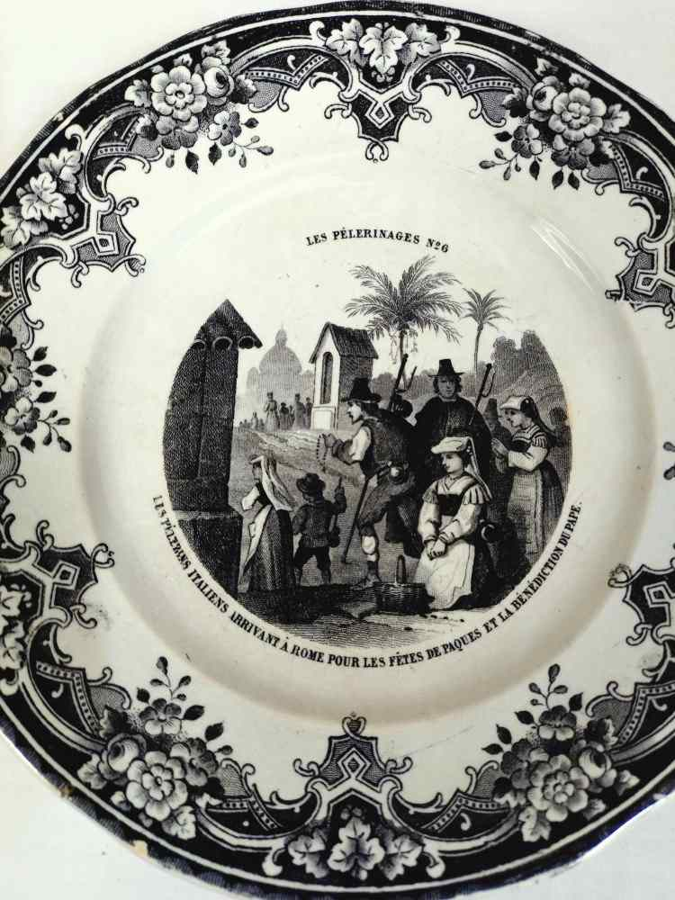 Voir photo 2 de 8 assiettes anciennes, à dessert, des Pèlerinages " Creil et Montereau", en faïence. 8 assiettes anciennes, à dessert, des Pèlerinages " Creil et Montereau", en faïence. Bon état - Vue 2 -