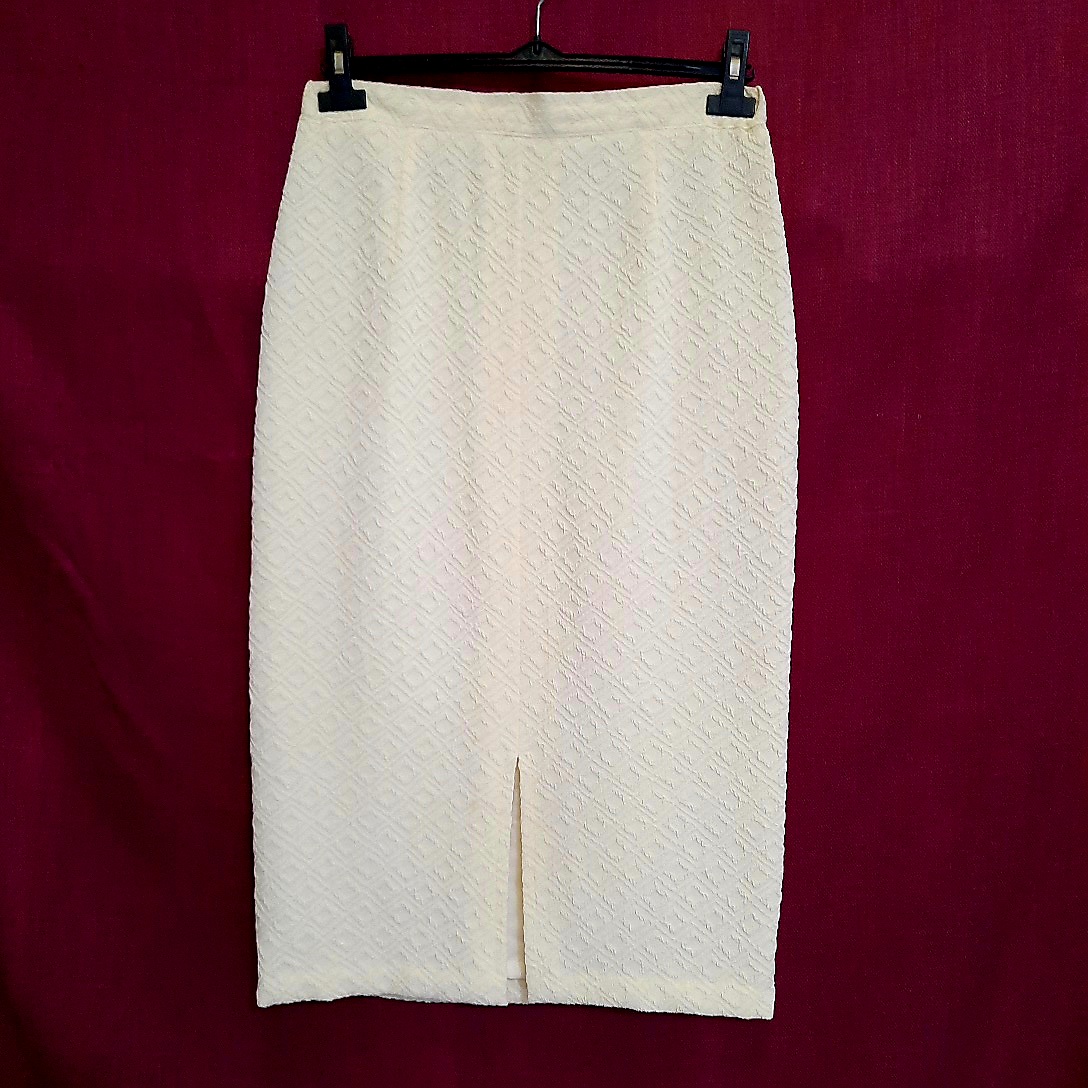 Jupe chic blanc crème Christine Laure T 42 Très bon état -  reconditionné disponible sur Label Emmaüs