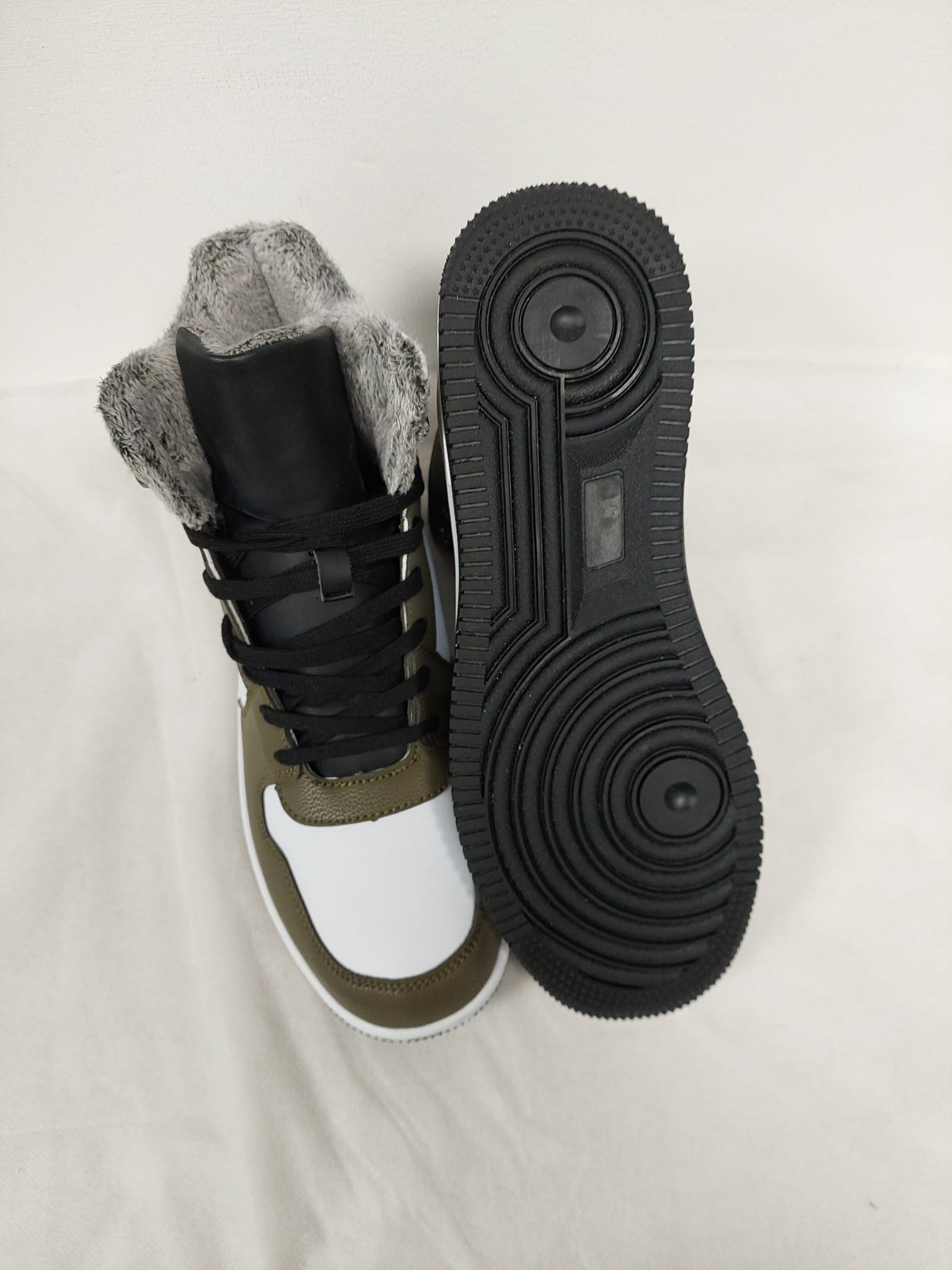 Basket montante kaki T45 Comme neuf - Vue 6 - 
