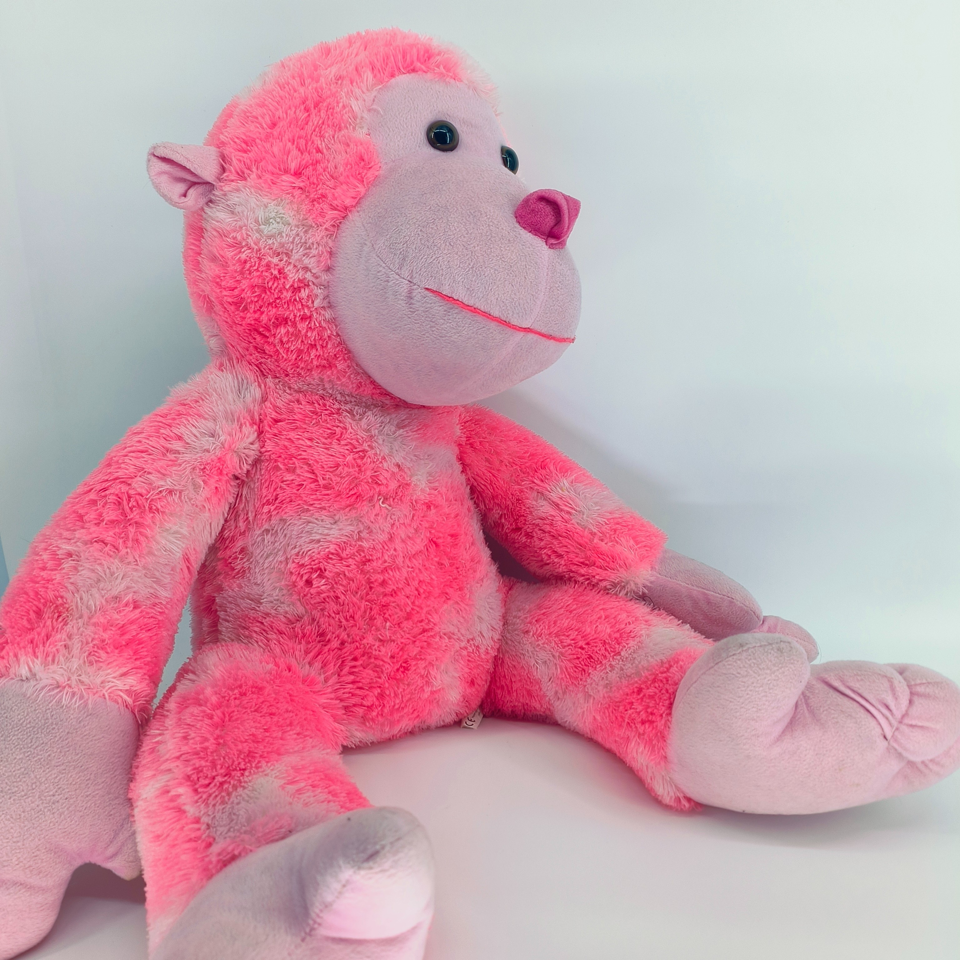 Peluche-singe-rose-Europeluche Très bon état - Vue 3 - 