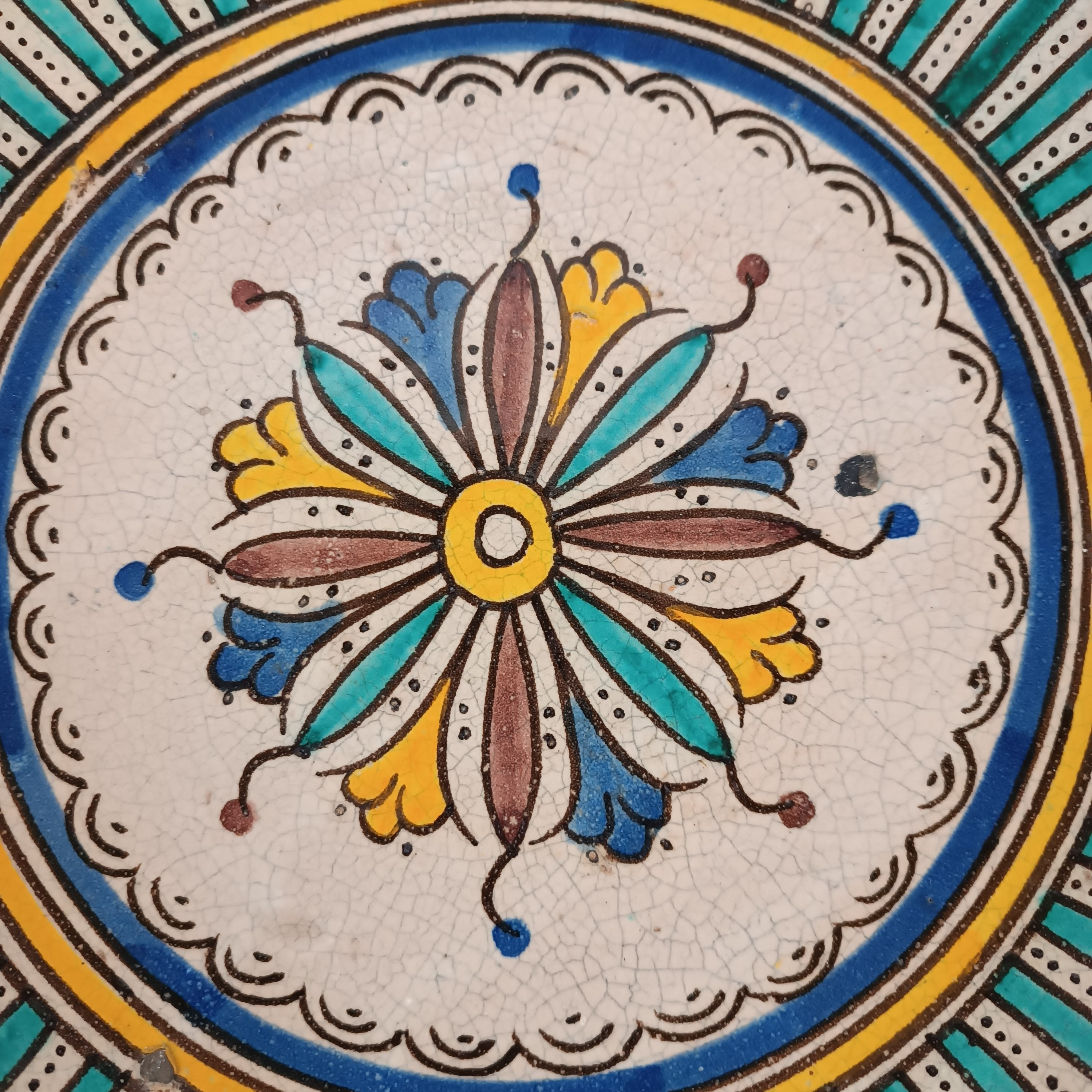 Grand plat marocain en céramique, fait main, diamètre de 31,5 cm - État correct - Photo 3