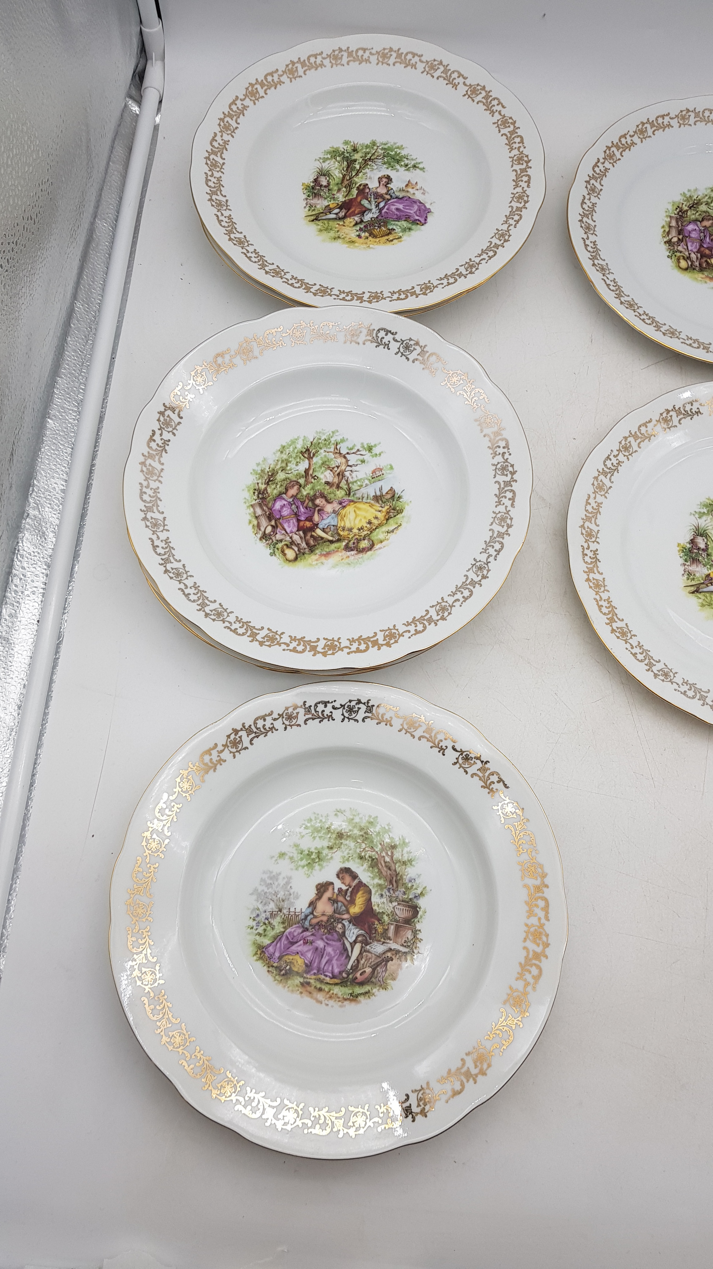 Service de 12 assiettes Fragonard Bon état - Vue 2 - 