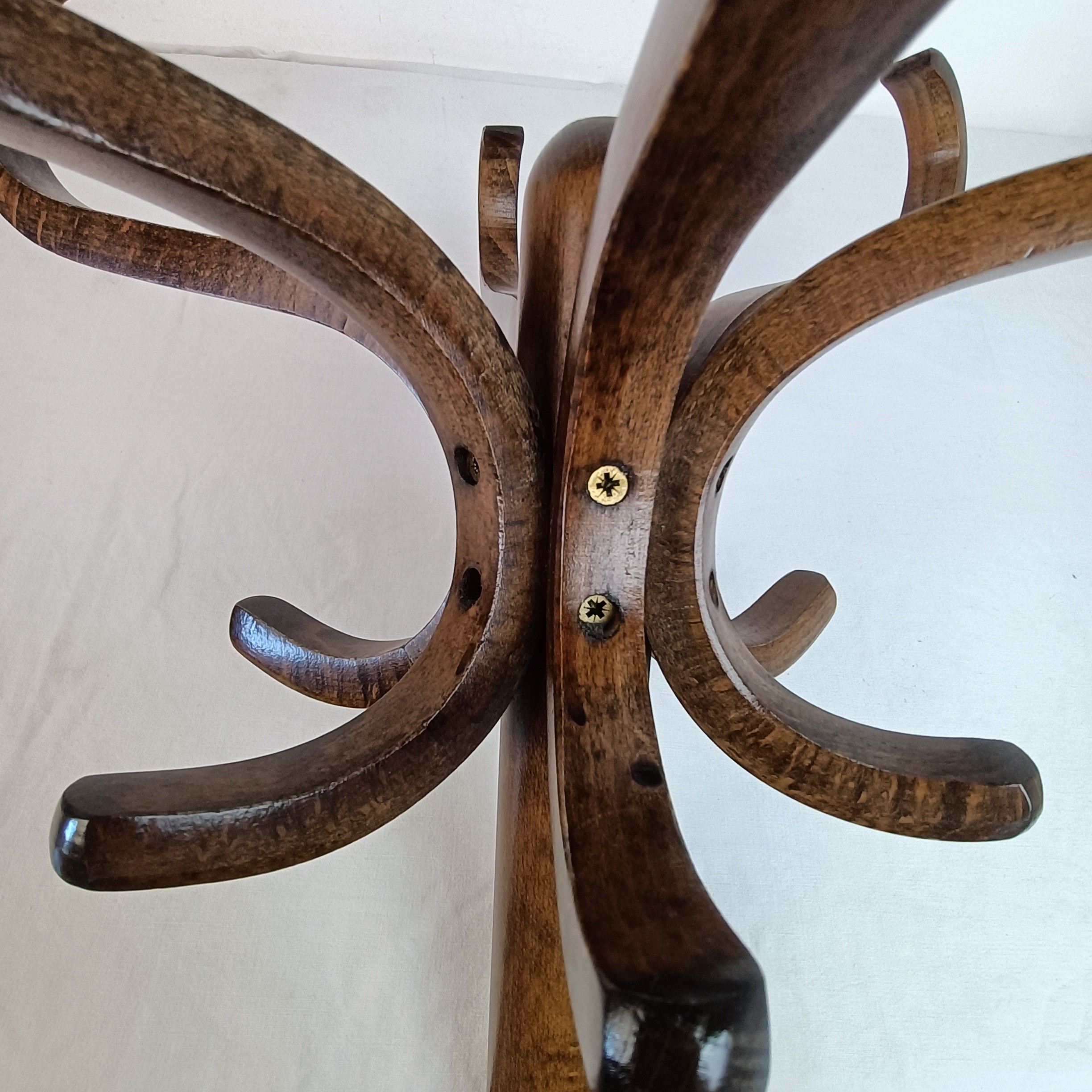Porte manteaux perroquet étiqueté "Baumann" Bon état - Vue 5 - 