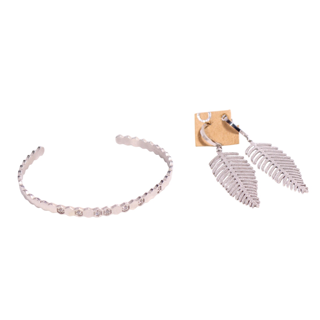 Bracelet et boucles d'oreille en acier  -  reconditionné disponible sur Label Emmaüs