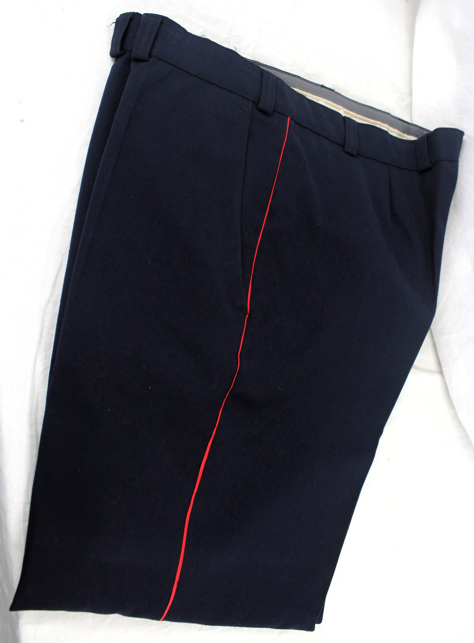 Voir photo 6 de Uniforme Cérémonie - Sapeur Pompier Uniforme Cérémonie - Sapeur Pompier Très bon état - Vue 6 -