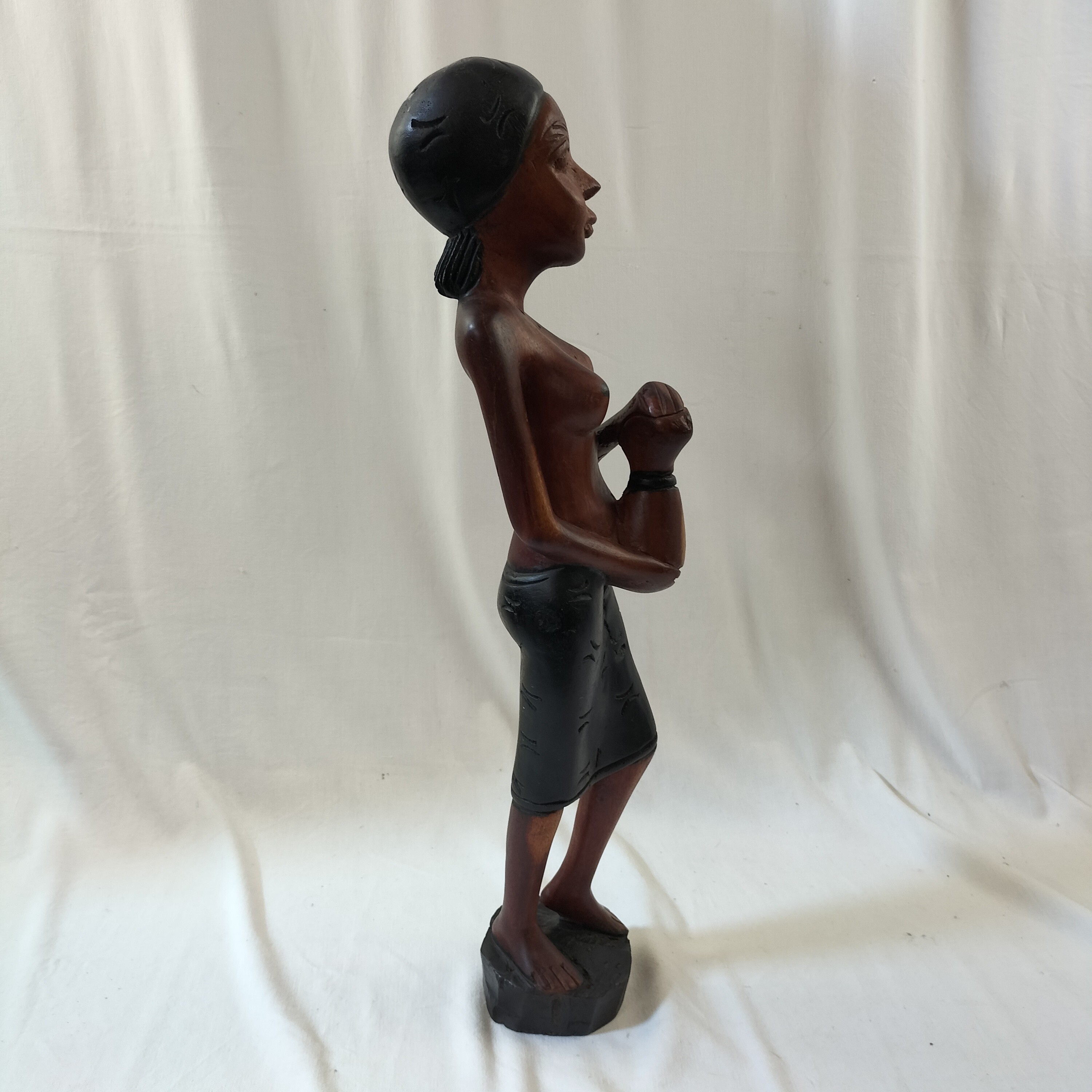 Voir photo 4 de Statue bois massif femme africaine Statue bois massif femme africaine Bon état - Vue 4 -