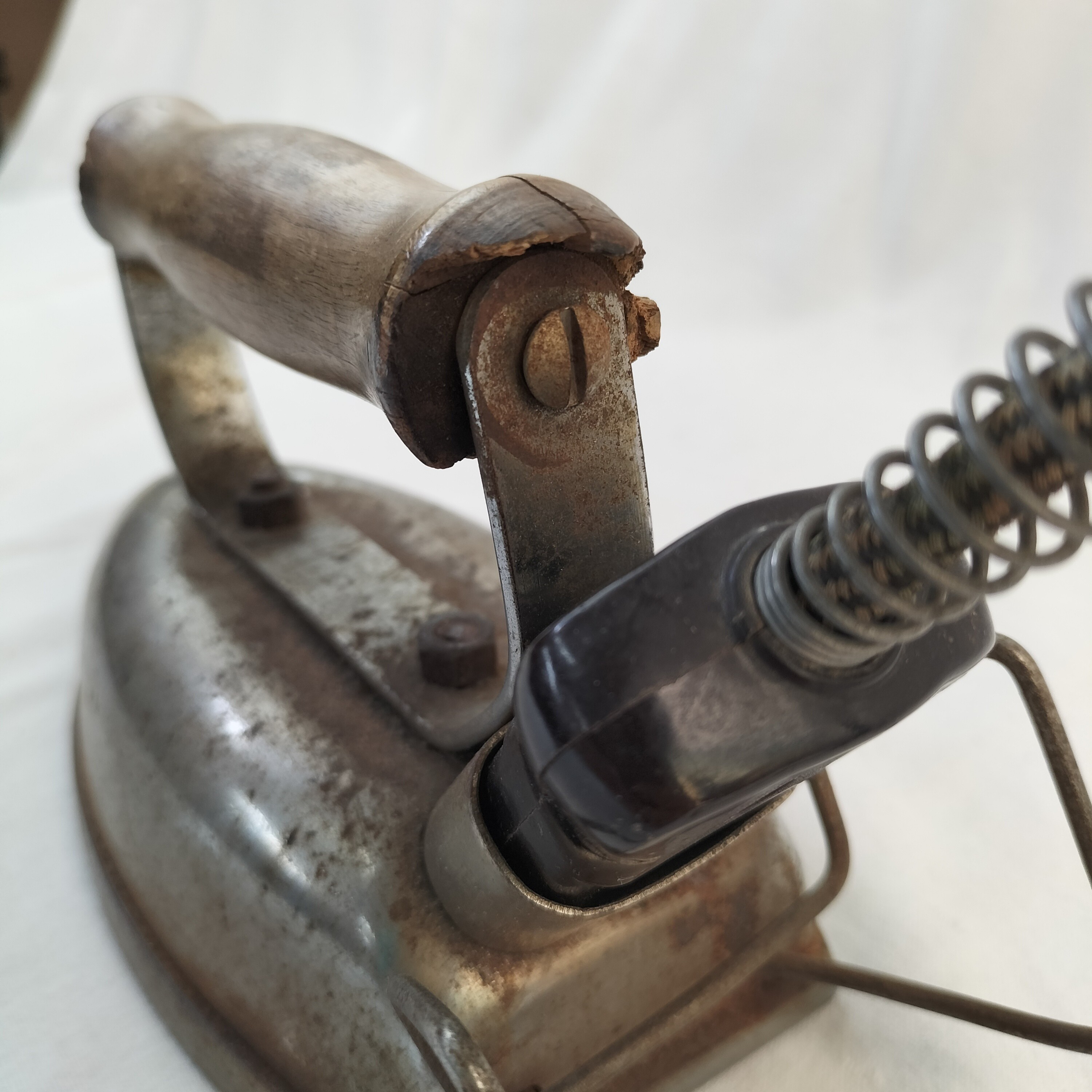Ancien fer à repasser électrique vintage – Fonctionnel 🔌 Bon état - Vue 2 - 