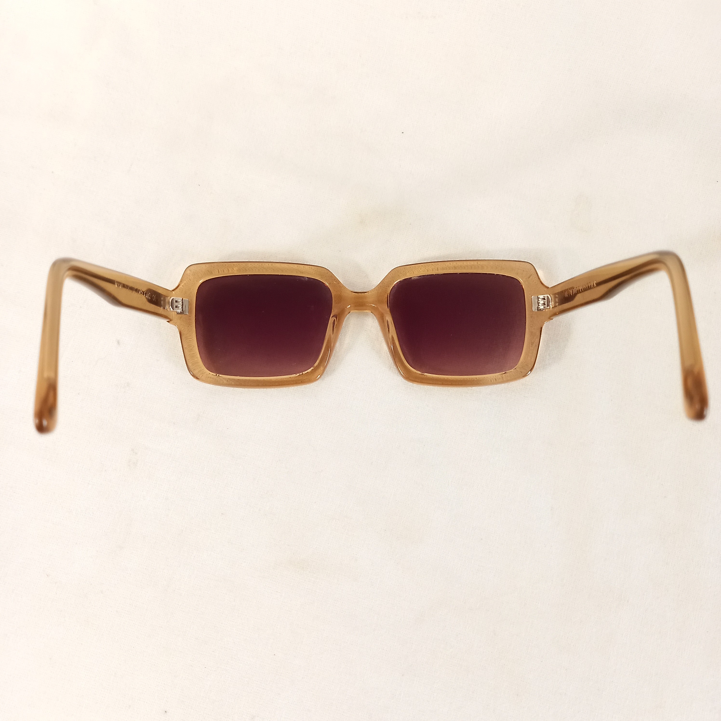 Lunette de soleil pour femme, de marque Le Petit Lunetier Très bon état - Vue 4 - 