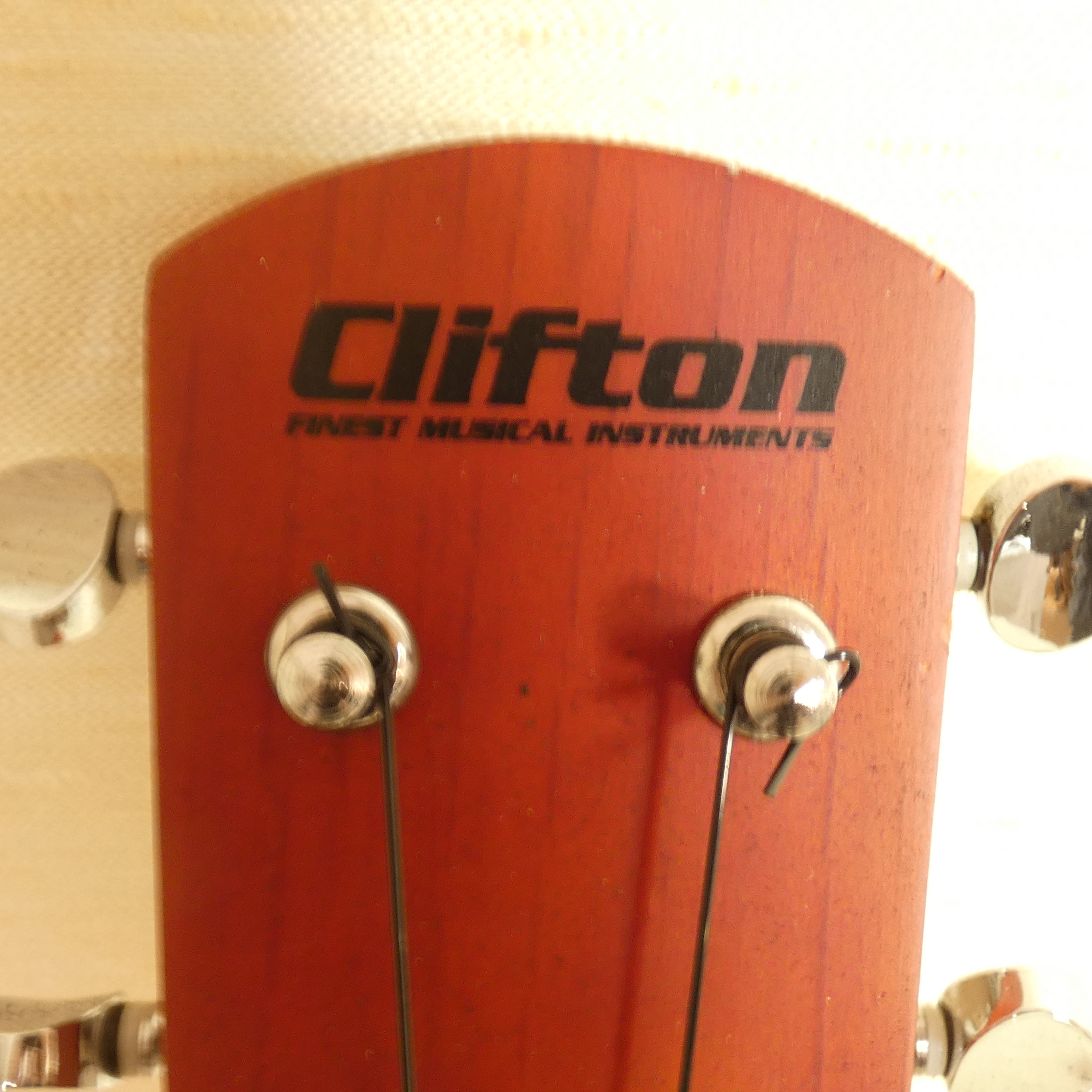 Ukulele Sopran CLIFTON Bon état - Vue 4 - 