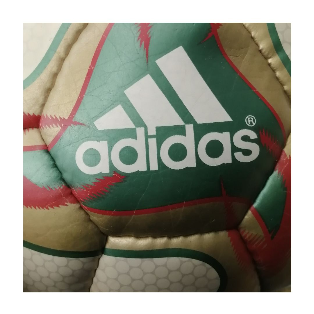 Ballon de Match Officiel Fevernova Football Adidas FIFA Coupe du Monde 2002 Bon état - Vue 4 - 