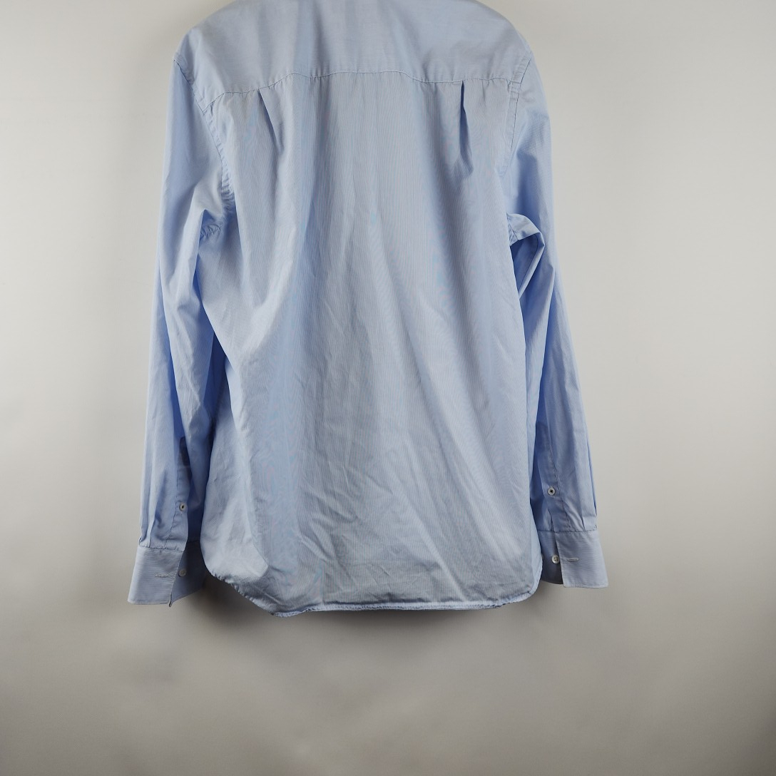 Voir photo 3 de Burton - chemise blanche en coton - Taille 43/44 XL ( estimée) Burton - chemise blanche en coton - Taille 43/44 XL ( estimée) Très bon état - Vue 3 -