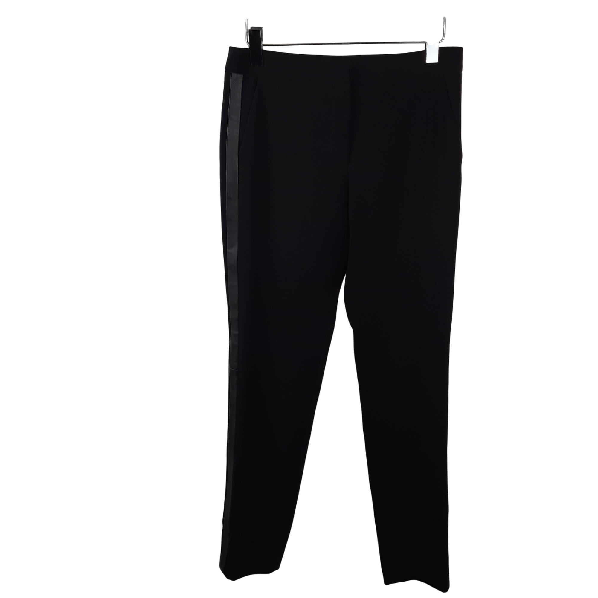 Acheter Zapa - Pantalon noir chic - Taille 40 Longueur 95 Très bon état - 35,00 € Zapa - Pantalon noir chic - Taille 40 Longueur 95 Très bon état - reconditionné disponible sur Label Emmaüs