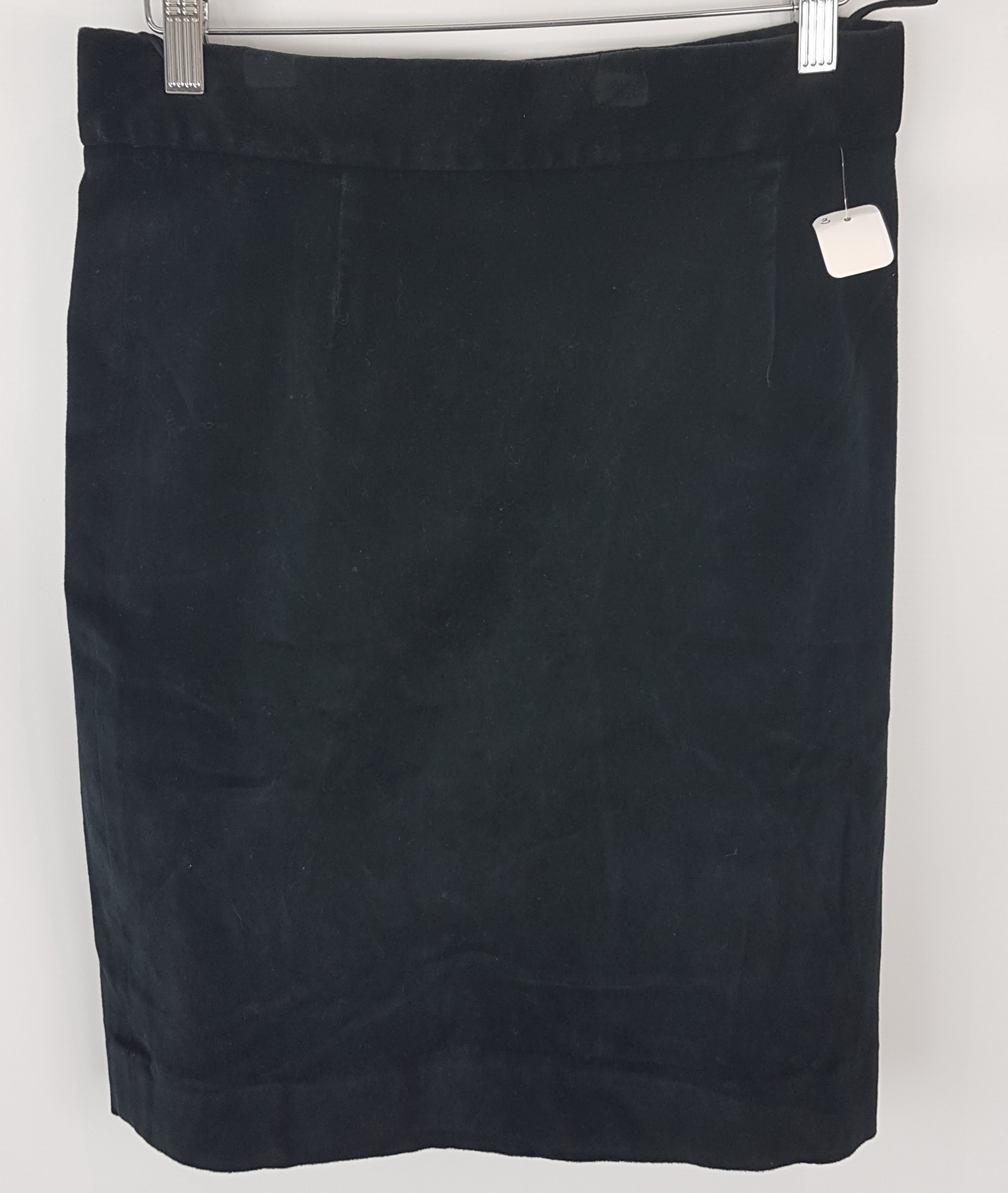 Acheter Jupe en velours - Moschino - 36 Très bon état - 69,00 € Jupe en velours - Moschino - 36 Très bon état - reconditionné disponible sur Label Emmaüs