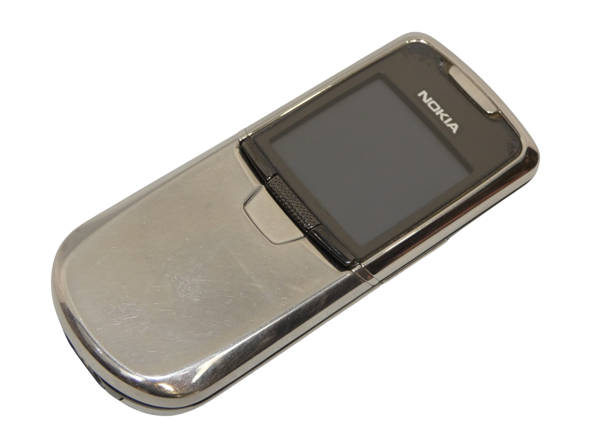 Téléphone portable NOKIA 8800 (pour pièces) Bon état -  reconditionné disponible sur Label Emmaüs