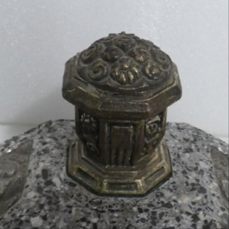 Joli encrier ancien en laiton - Bon état - Photo 2