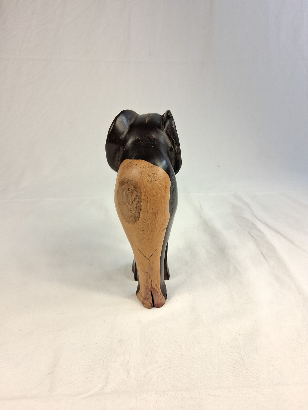 Sculpture d'éléphant en bois bicolore artisanat ethnique - Photo 3