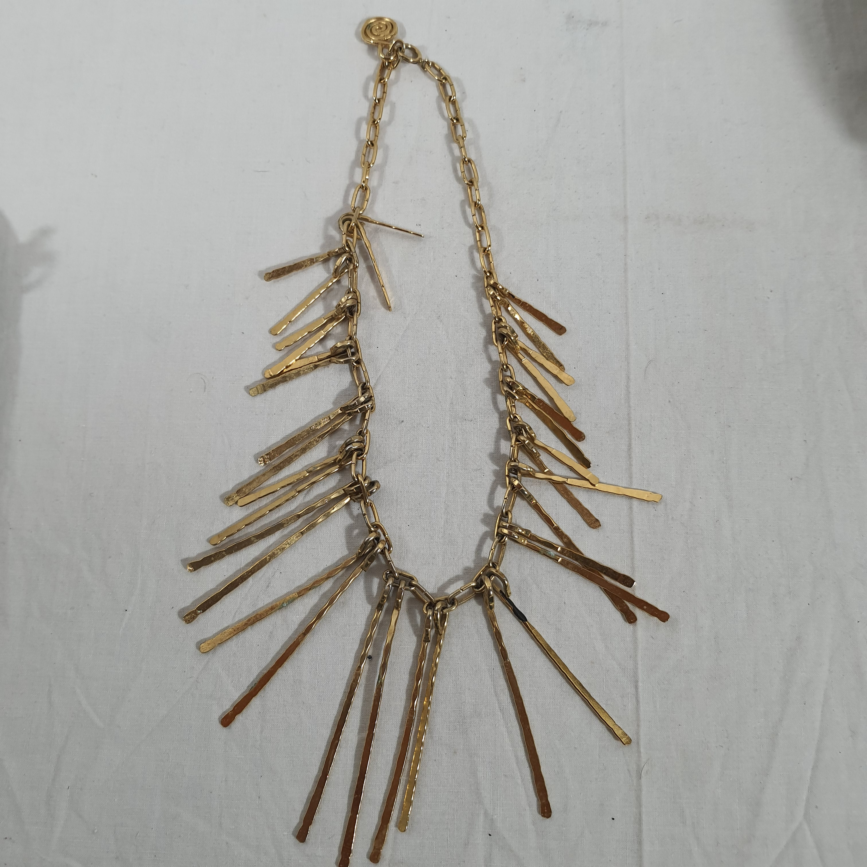 Collier en métal, style M. Buffet  - Vue 4 - 