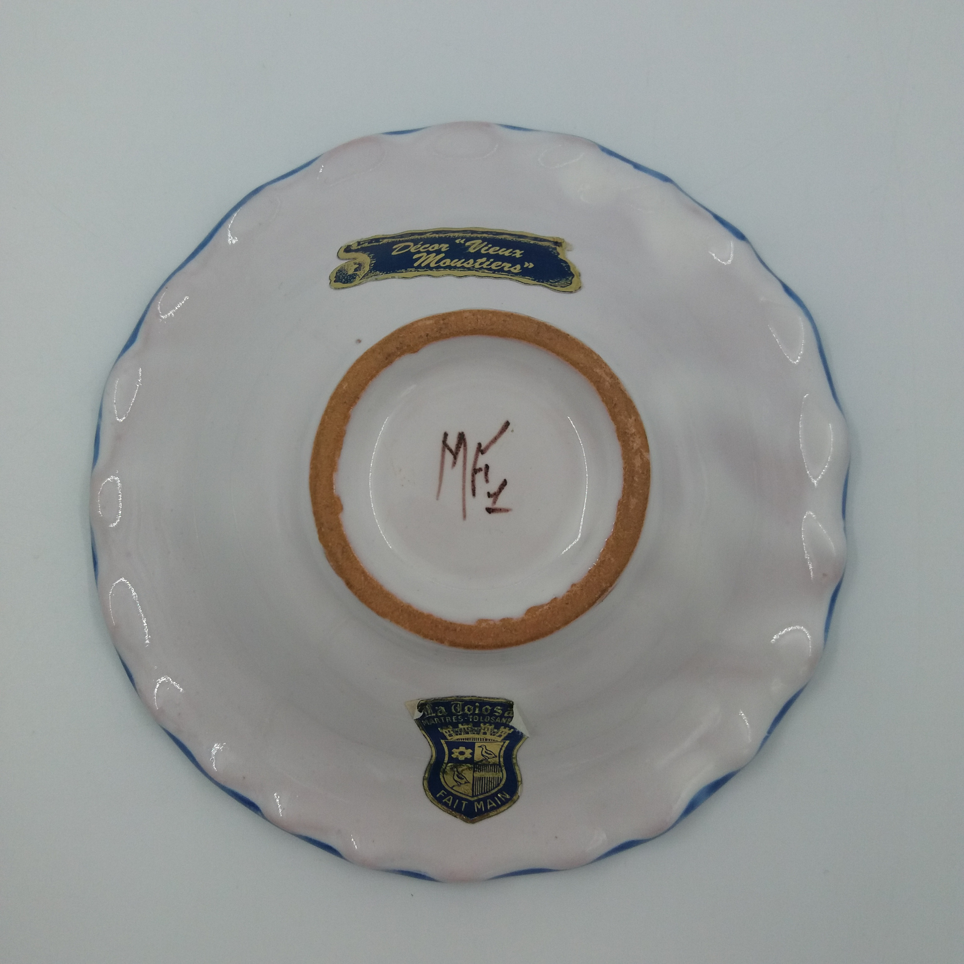 Coupelle en faïence de Martres Tolosane fait main décor vieux Moustiers. Motif oiseau bleu. Très bon état - Vue 5 - 