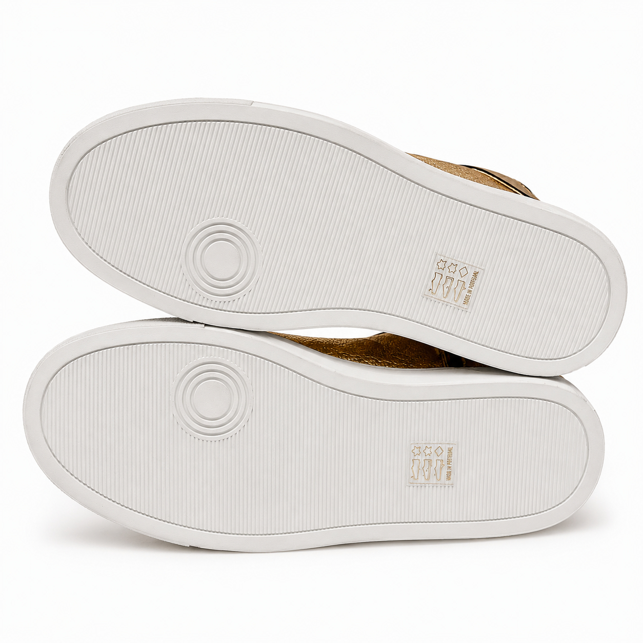 Voir photo 4 de Zadig&Voltaire - Baskets hautes- Cuir doré métallisé vernis, T37 Zadig&Voltaire - Baskets hautes- Cuir doré métallisé vernis, T37 Comme neuf - Vue 4 -