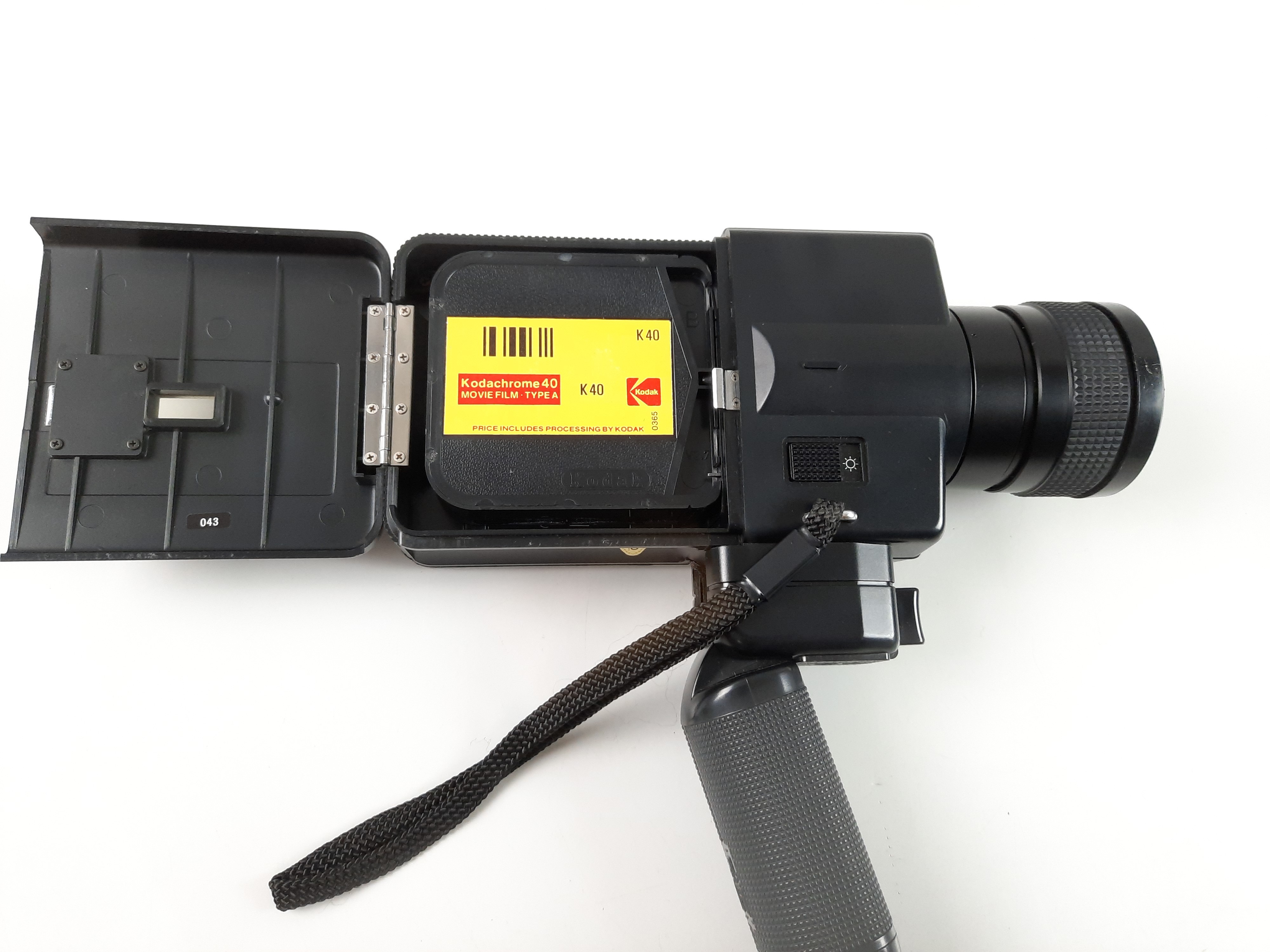 Caméra super 8 Chinon 612 xl macro, avec son étui. Label Emmaüs