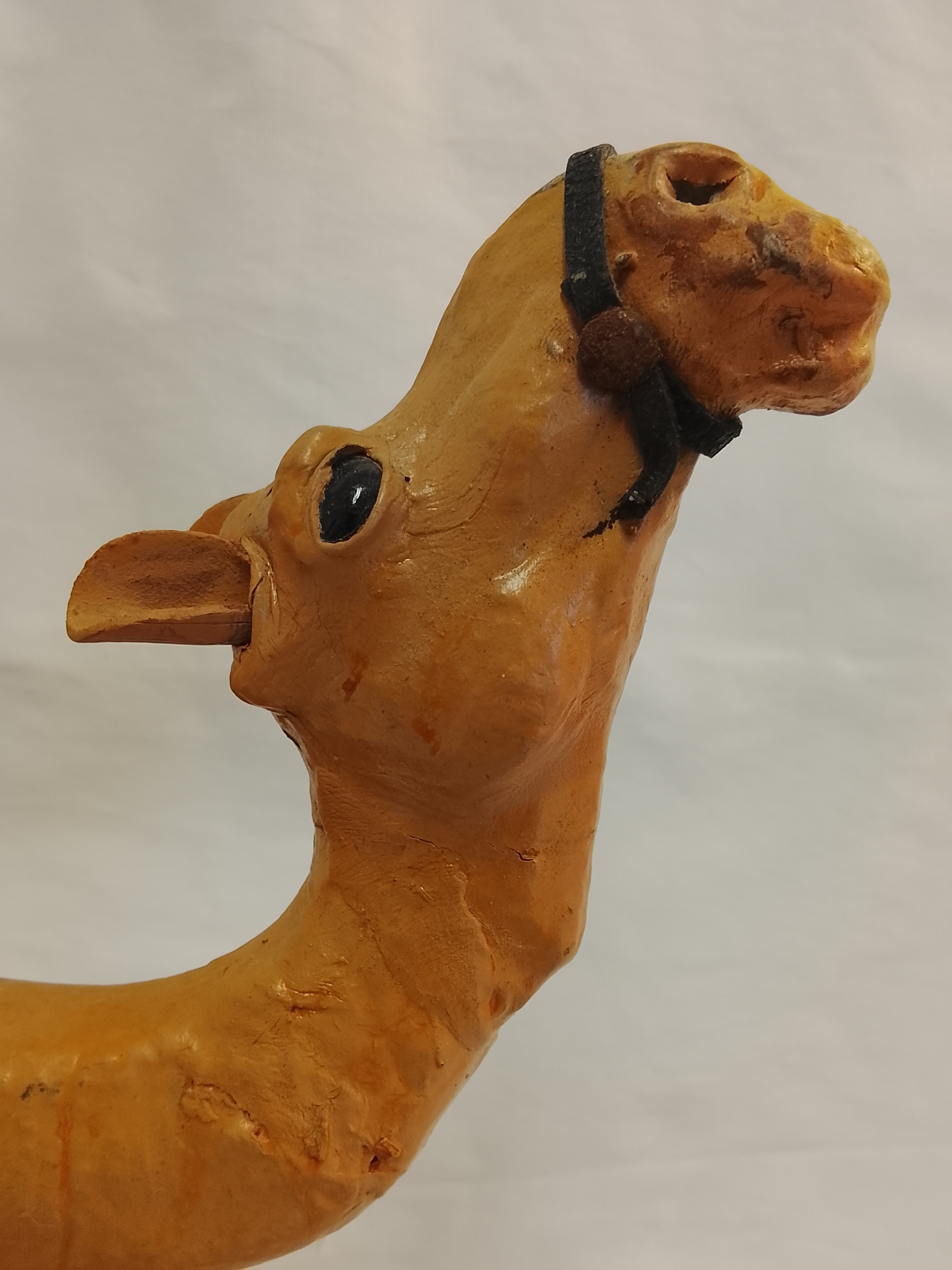 Figurine grand dromadaire en cuir vintage État correct - Vue 6 - 