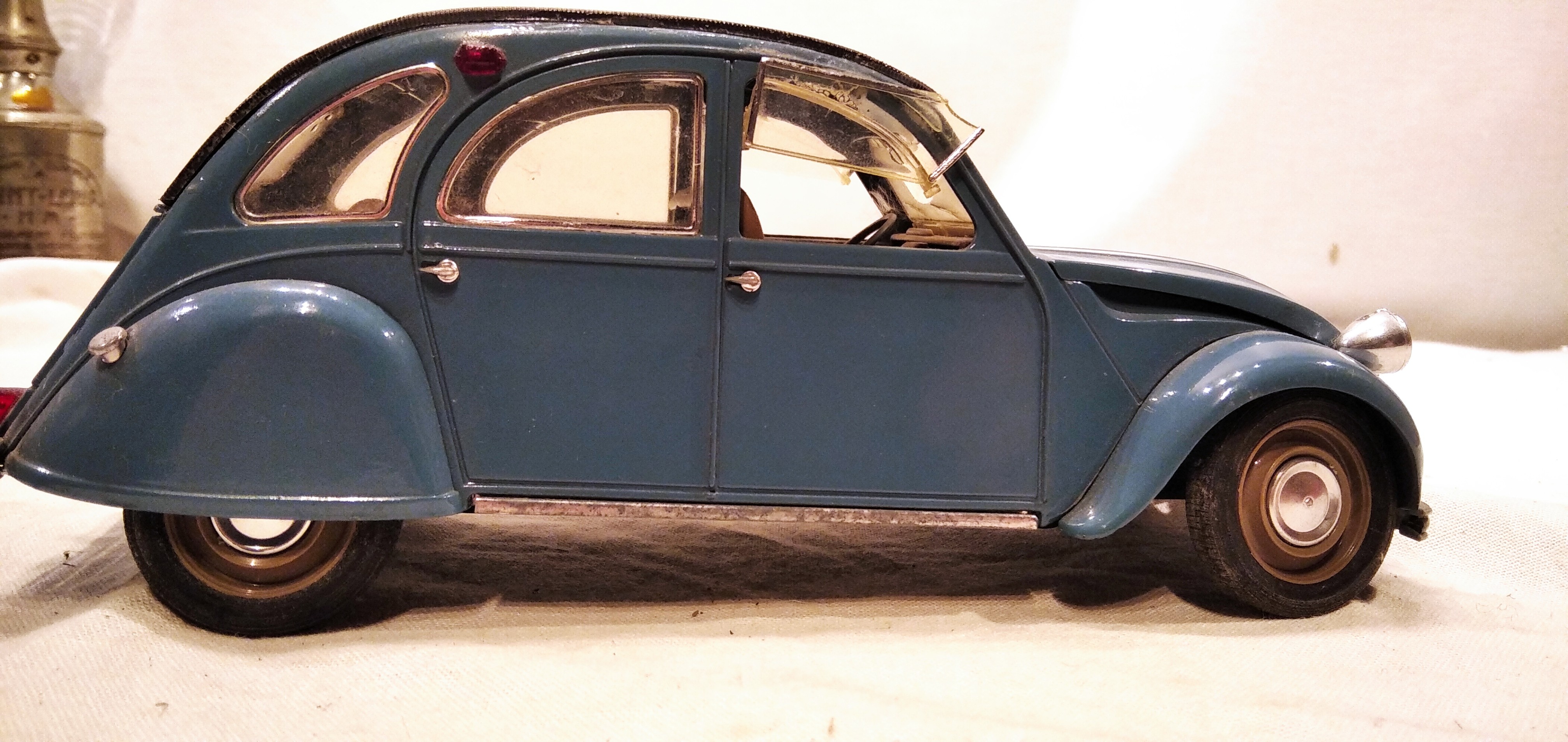 Citroen 2CV 1966 echelle1/17 Bon état - Vue 4 - 