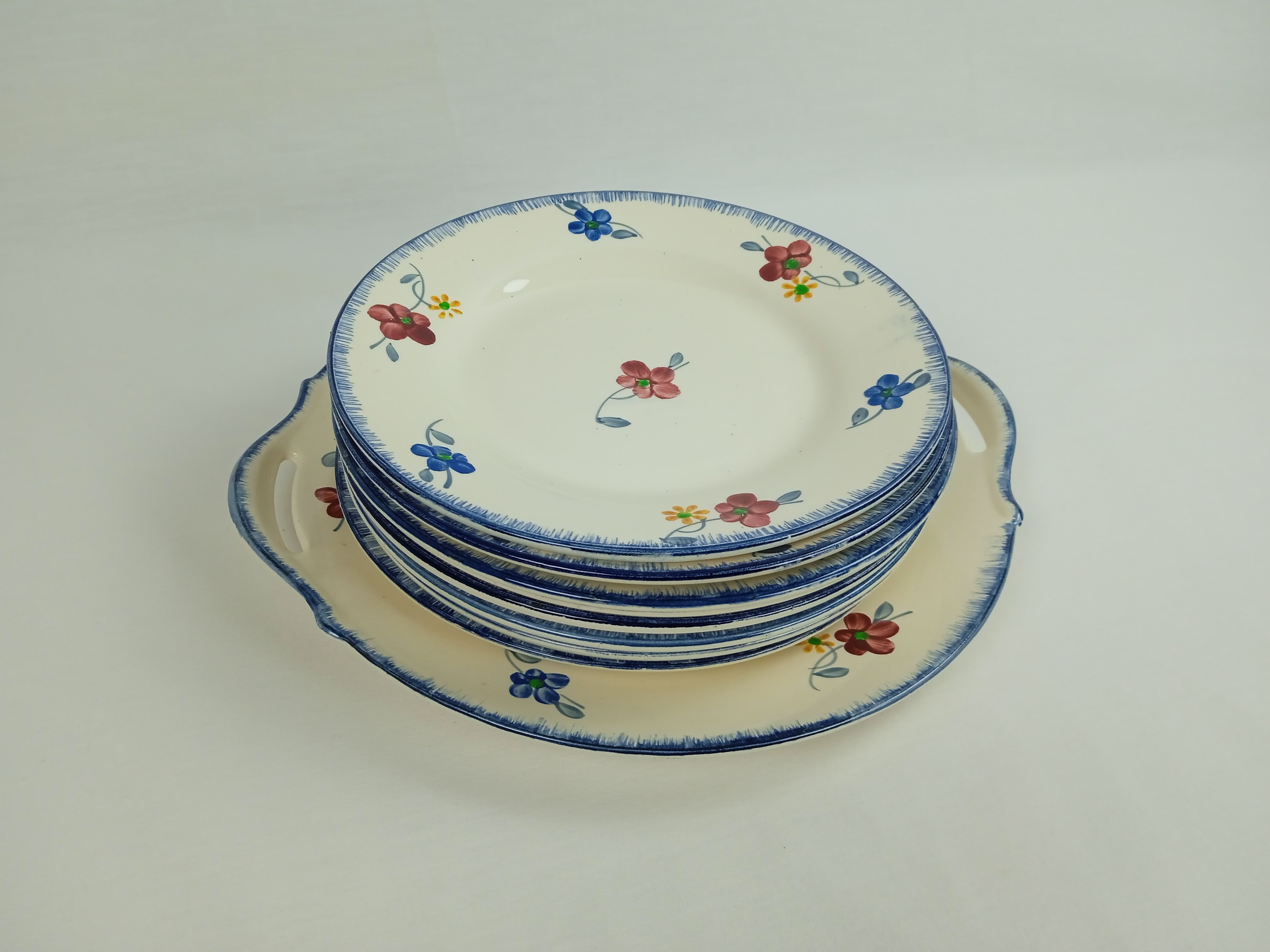 lot-de-8-petites-assiettes-et-un-plat-d-ssert-digoin-sarreguemines
