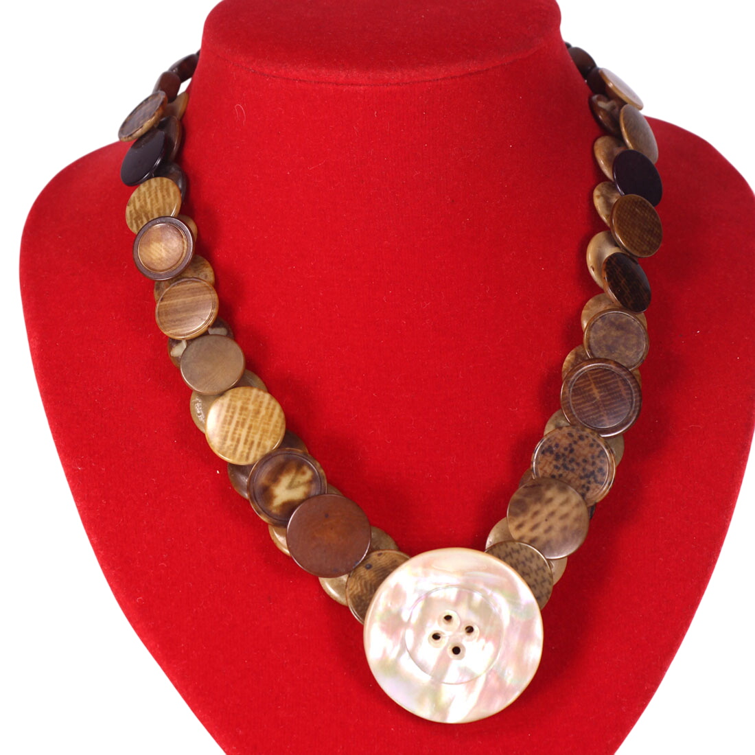 Acheter Collier boutons Bon état - 12,00 € Collier boutons Bon état - reconditionné disponible sur Label Emmaüs