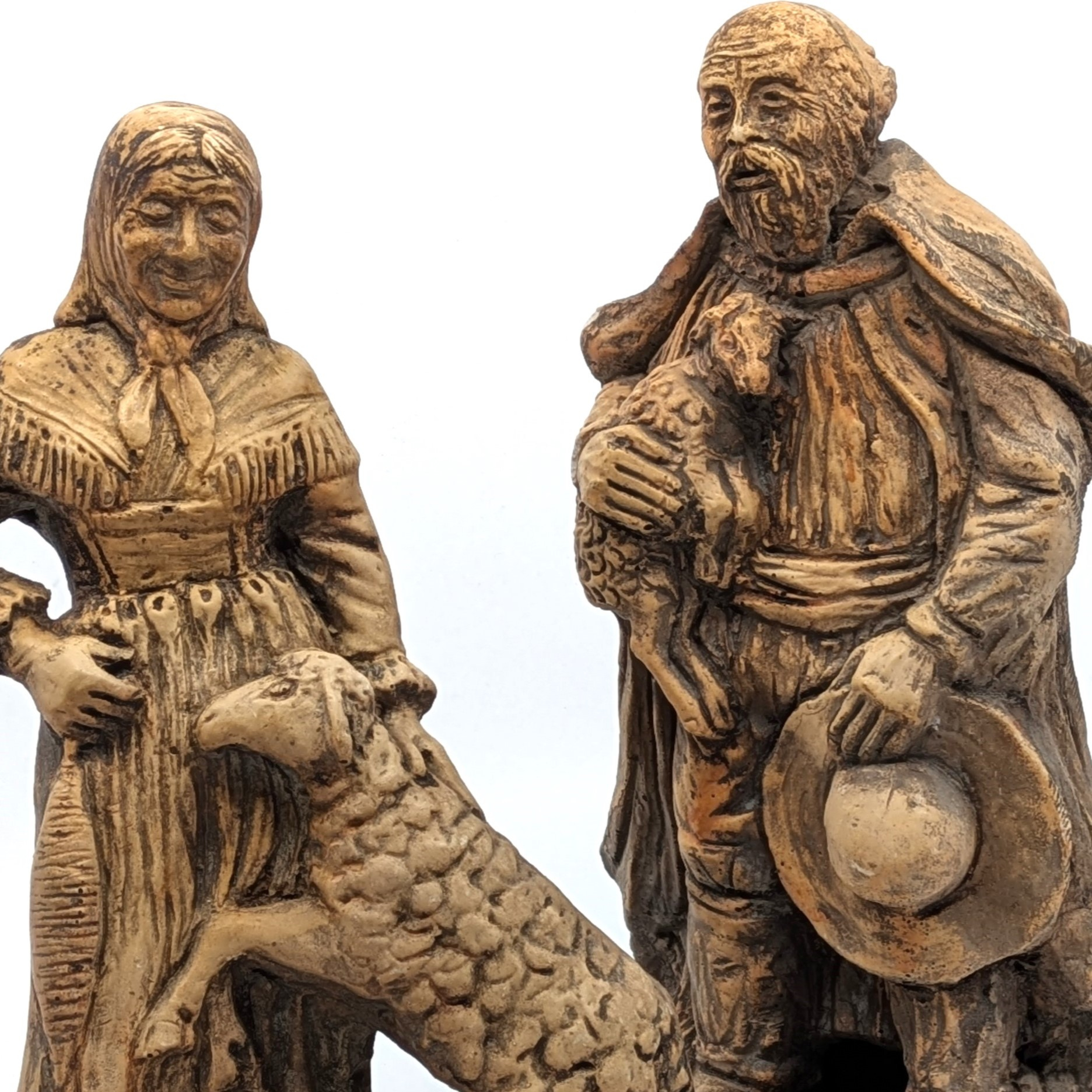 Couple de figurines paysannes vintage - Berger et femme avec moutons. - Photo 1