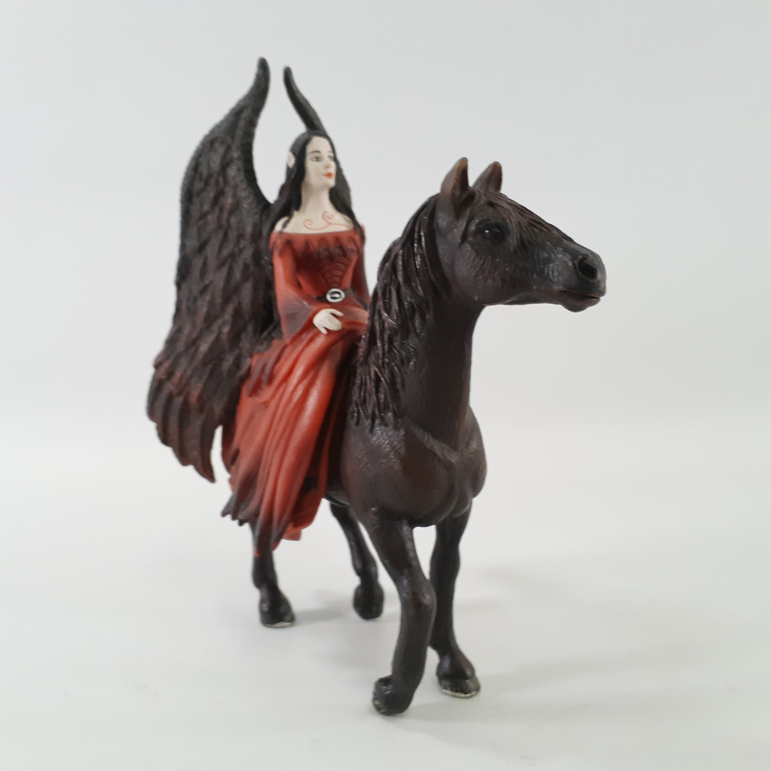 Voir photo 4 de Lot de Figurine SCHLEICH Elfes sur cheval univers Bayala Lot de Figurine SCHLEICH Elfes sur cheval univers Bayala Très bon état - Vue 4 -