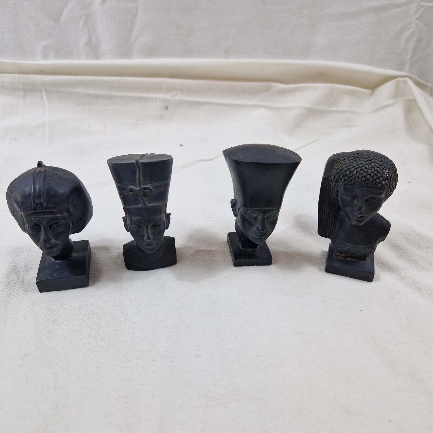 Petit lot de statuettes égyptiennes en résine - Photo 5