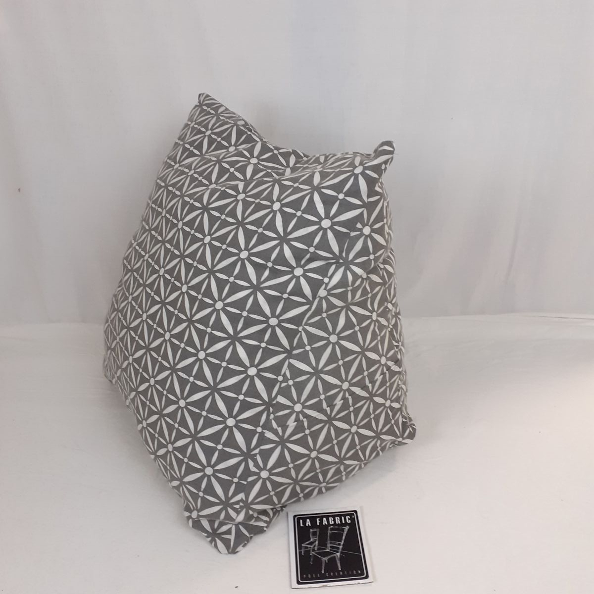 Voir photo 2 de Coussin lombaire - Lit ou Canapé - Fait main Coussin lombaire - Lit ou Canapé - Fait main Comme neuf - Vue 2 -
